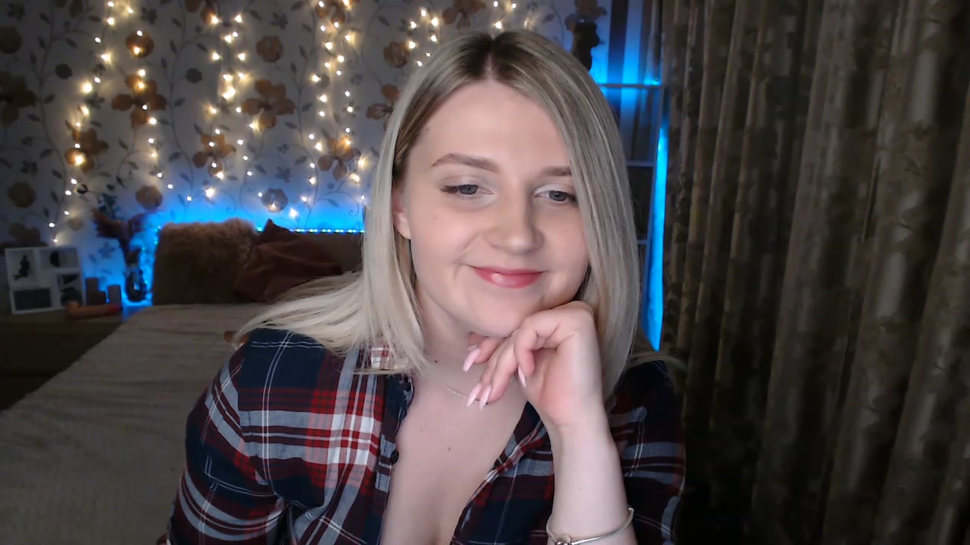 Gallery image thumbnail from Nice_Ass007's myfreecams stream on, 06/13/2023, 23:05 image 7 of 20
