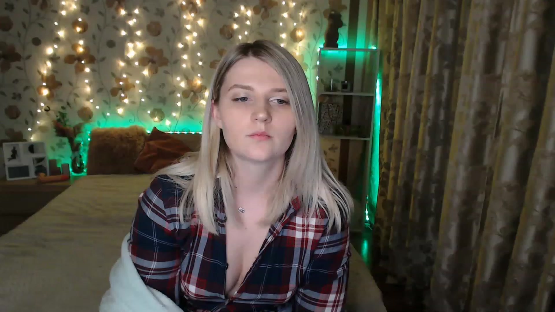 Gallery image thumbnail from Nice_Ass007's myfreecams stream on, 06/14/2023, 24:49 image 7 of 20