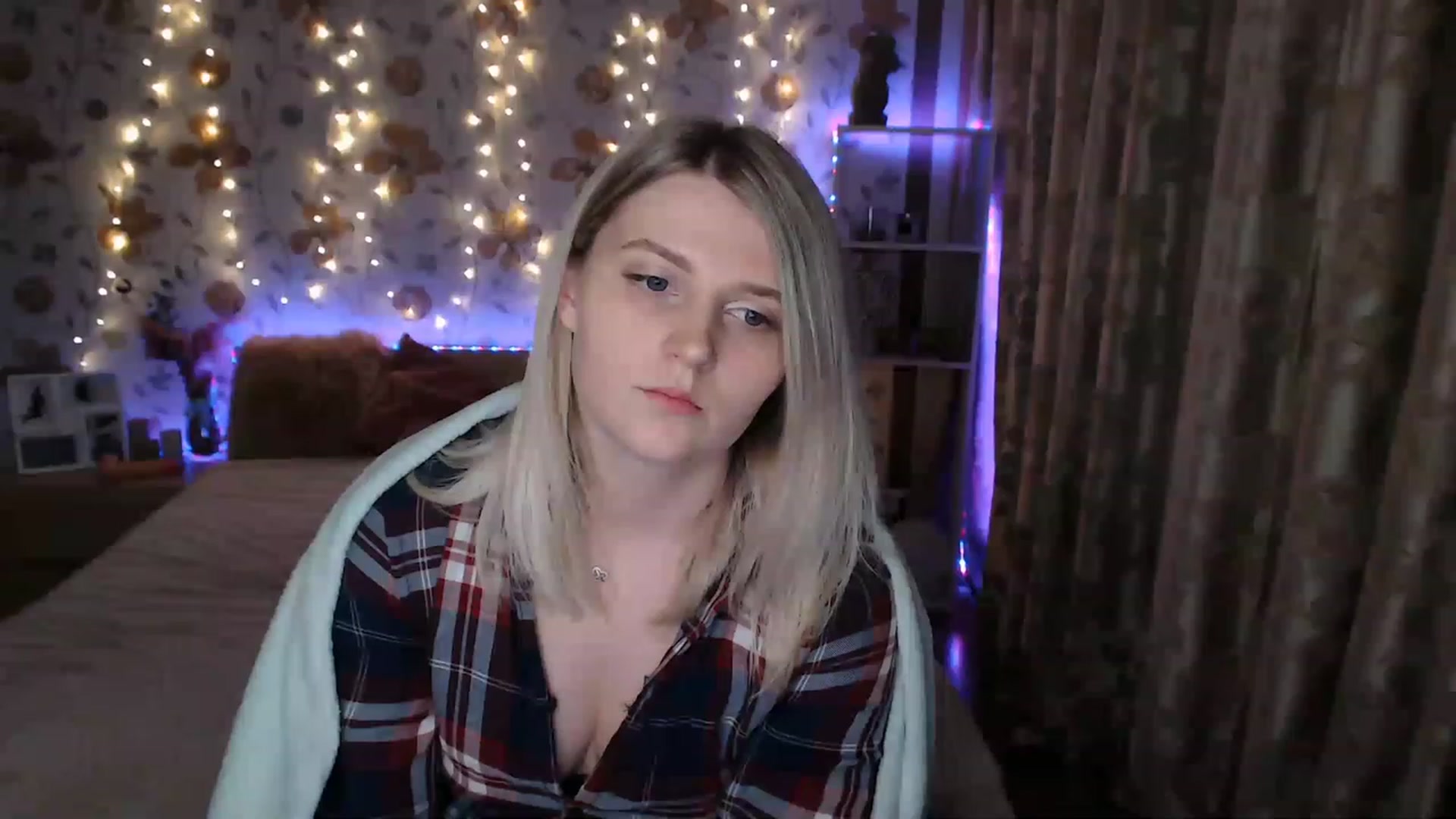 Gallery image thumbnail from Nice_Ass007's myfreecams stream on, 06/14/2023, 24:49 image 13 of 20