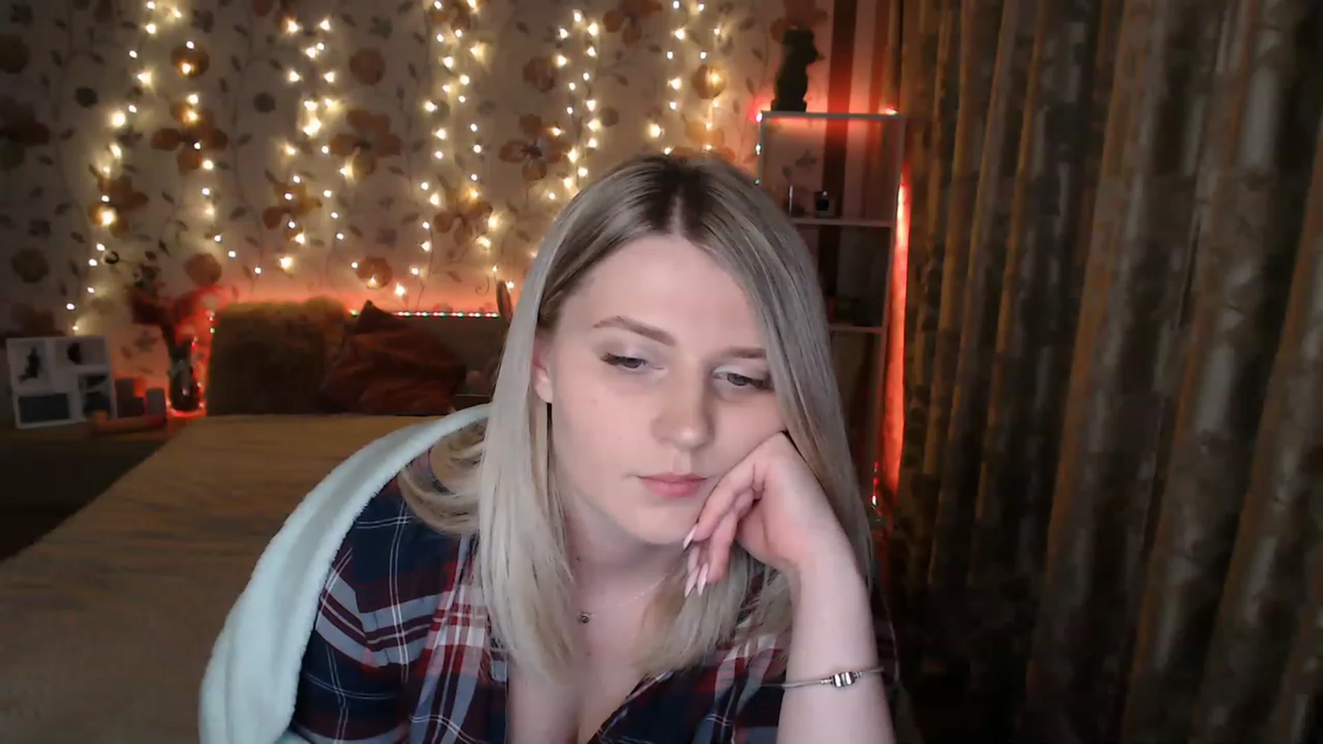 Gallery image thumbnail from Nice_Ass007's myfreecams stream on, 06/14/2023, 24:49 image 4 of 20