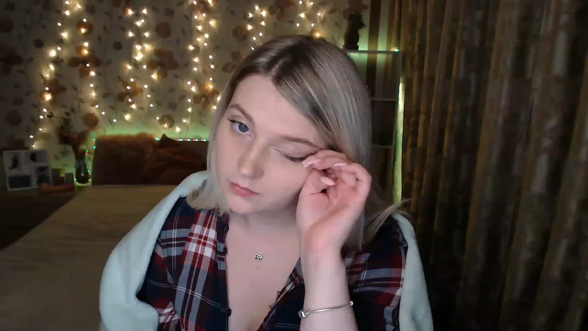 Gallery image thumbnail from Nice_Ass007's myfreecams stream on, 06/14/2023, 24:49 image 18 of 20