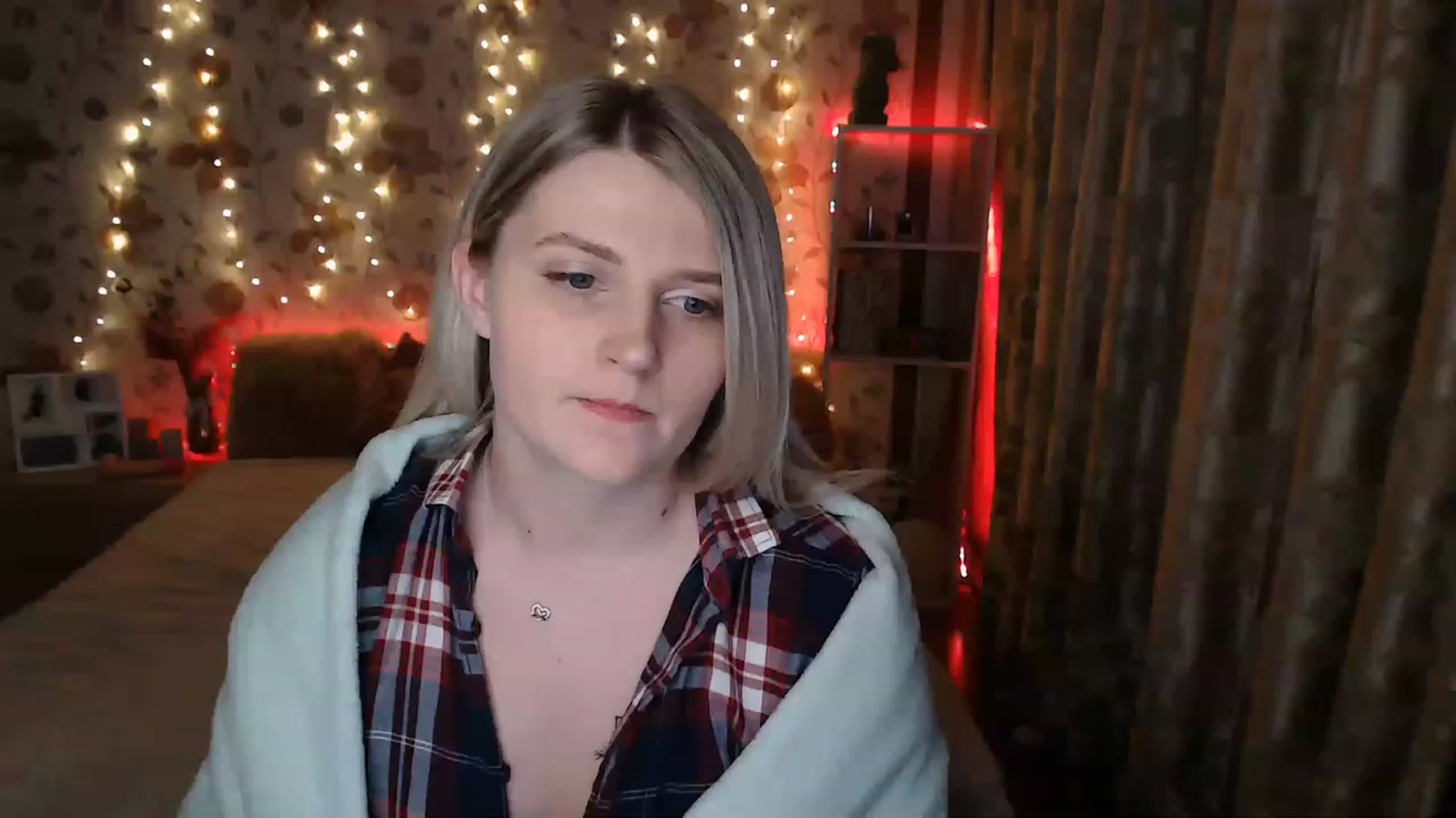 Gallery image thumbnail from Nice_Ass007's myfreecams stream on, 06/14/2023, 24:49 image 16 of 20