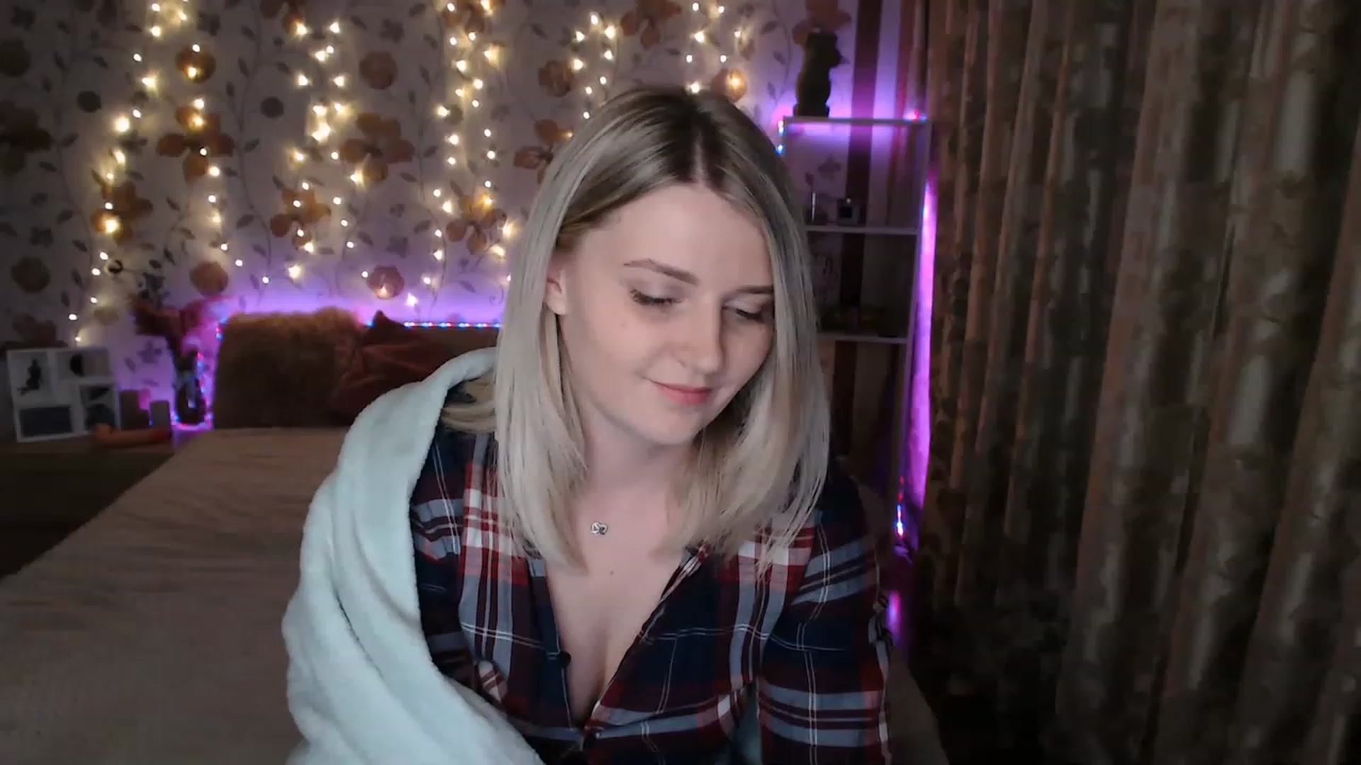 Gallery image thumbnail from Nice_Ass007's myfreecams stream on, 06/14/2023, 24:49 image 1 of 20