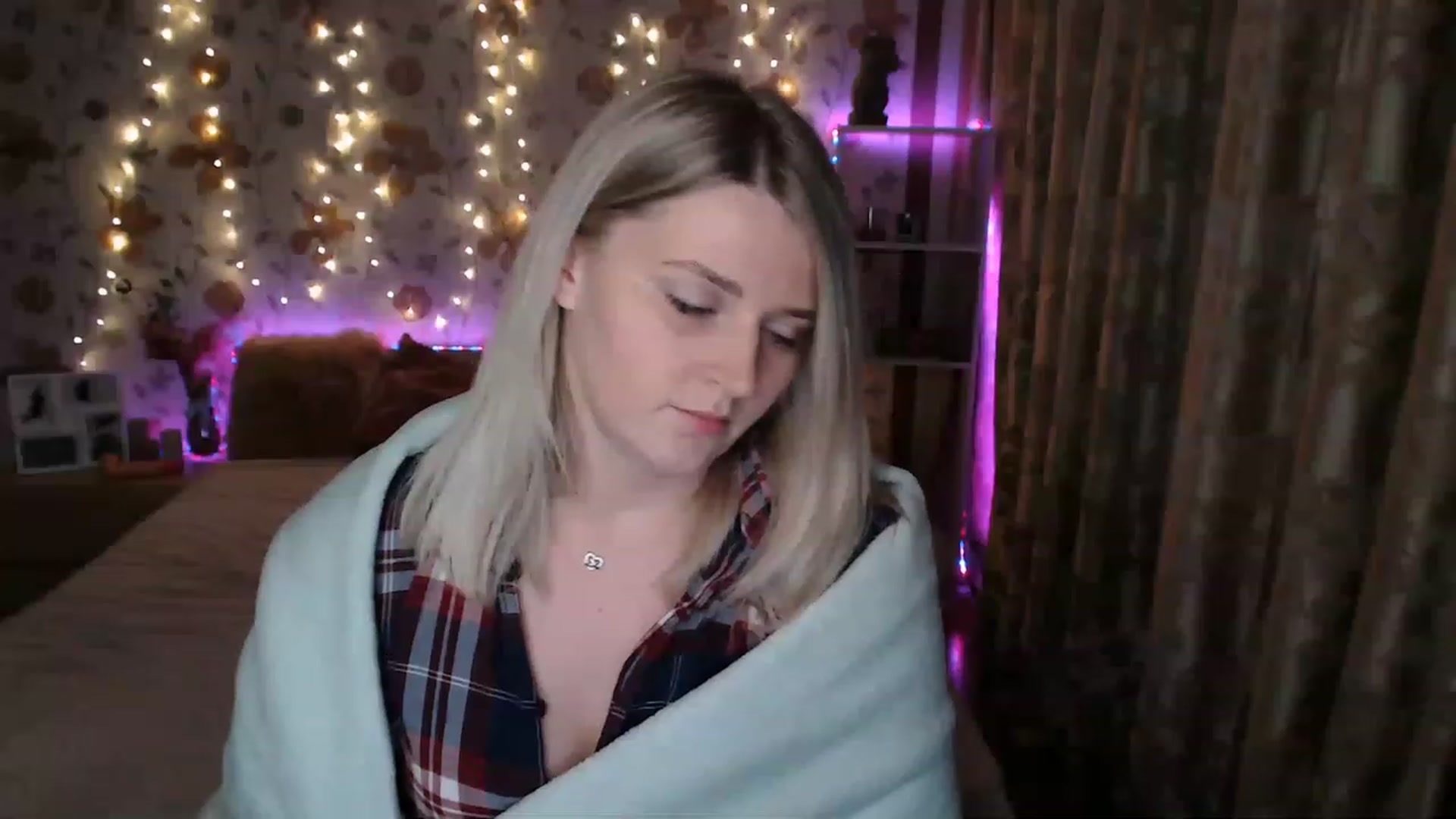 Gallery image thumbnail from Nice_Ass007's myfreecams stream on, 06/14/2023, 24:49 image 14 of 20