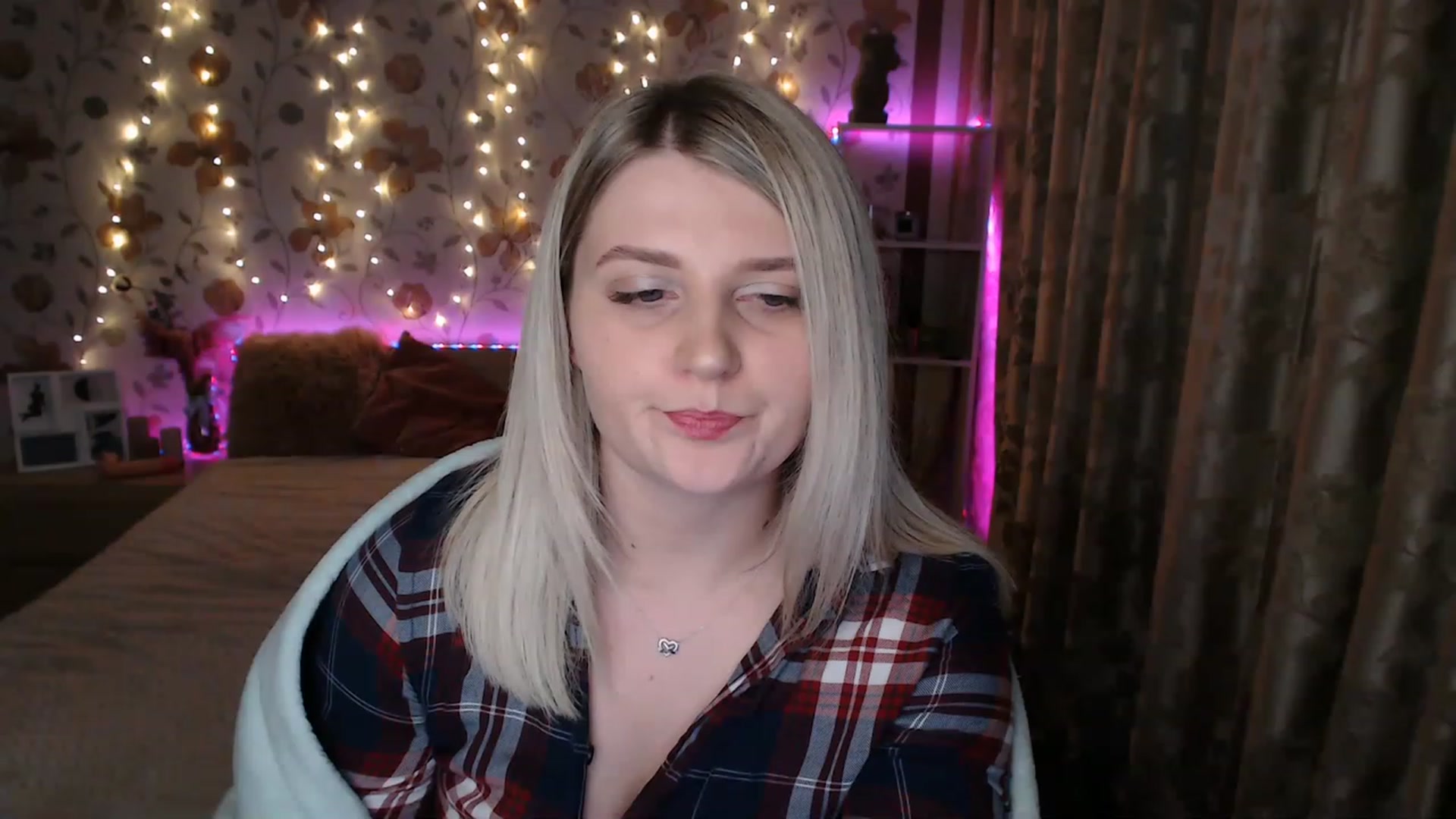 Gallery image thumbnail from Nice_Ass007's myfreecams stream on, 06/14/2023, 01:51 image 9 of 20