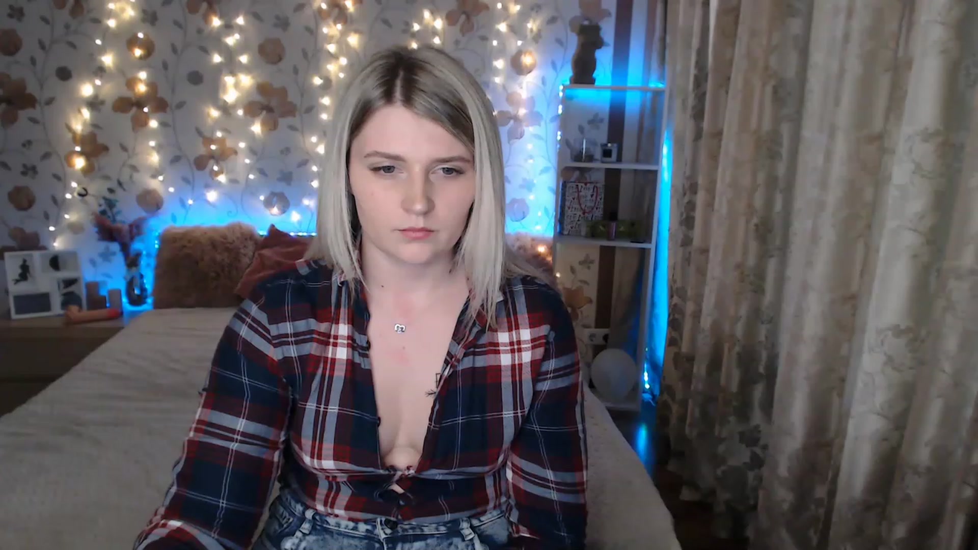 Gallery image thumbnail from Nice_Ass007's myfreecams stream on, 06/14/2023, 02:05 image 17 of 20