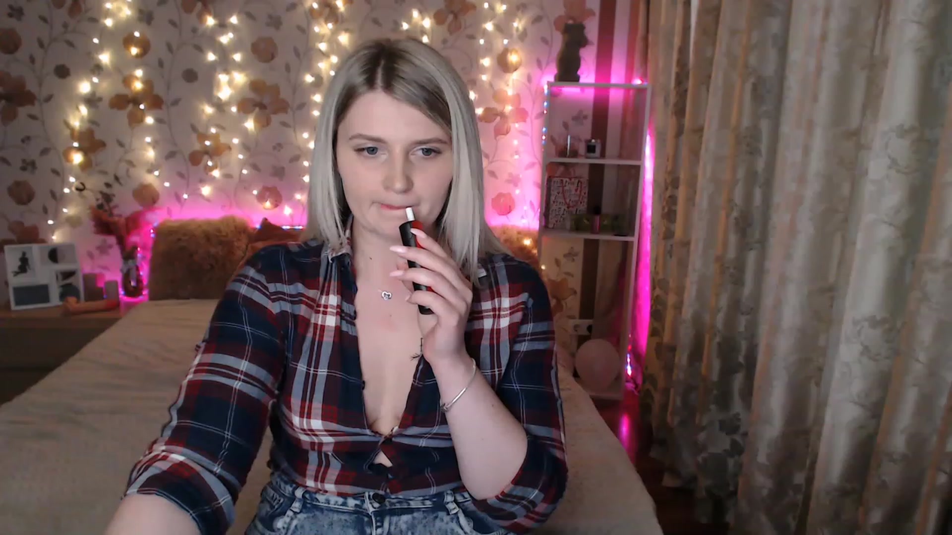 Gallery image thumbnail from Nice_Ass007's myfreecams stream on, 06/14/2023, 02:05 image 13 of 20