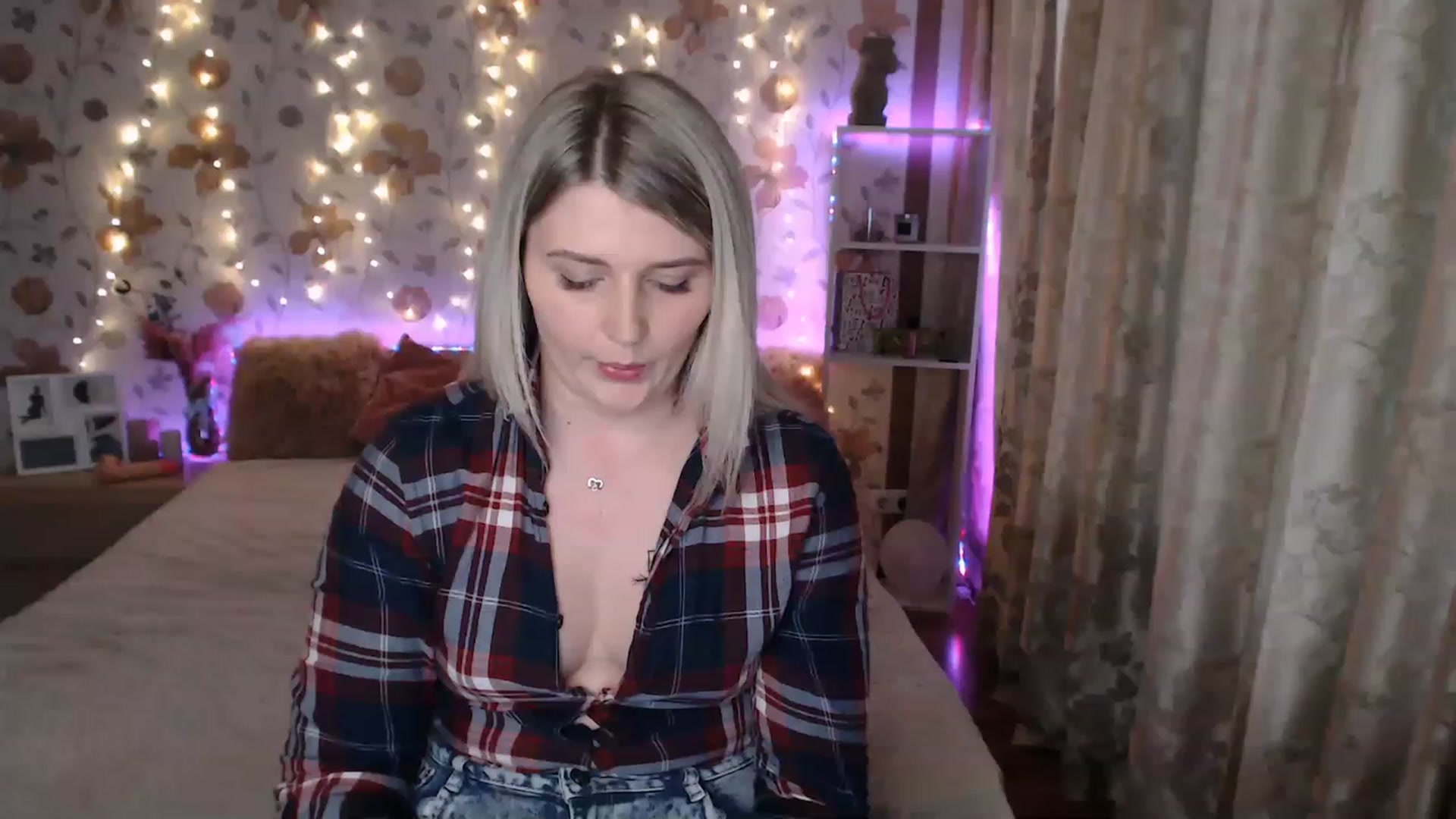 Gallery image thumbnail from Nice_Ass007's myfreecams stream on, 06/14/2023, 02:05 image 19 of 20