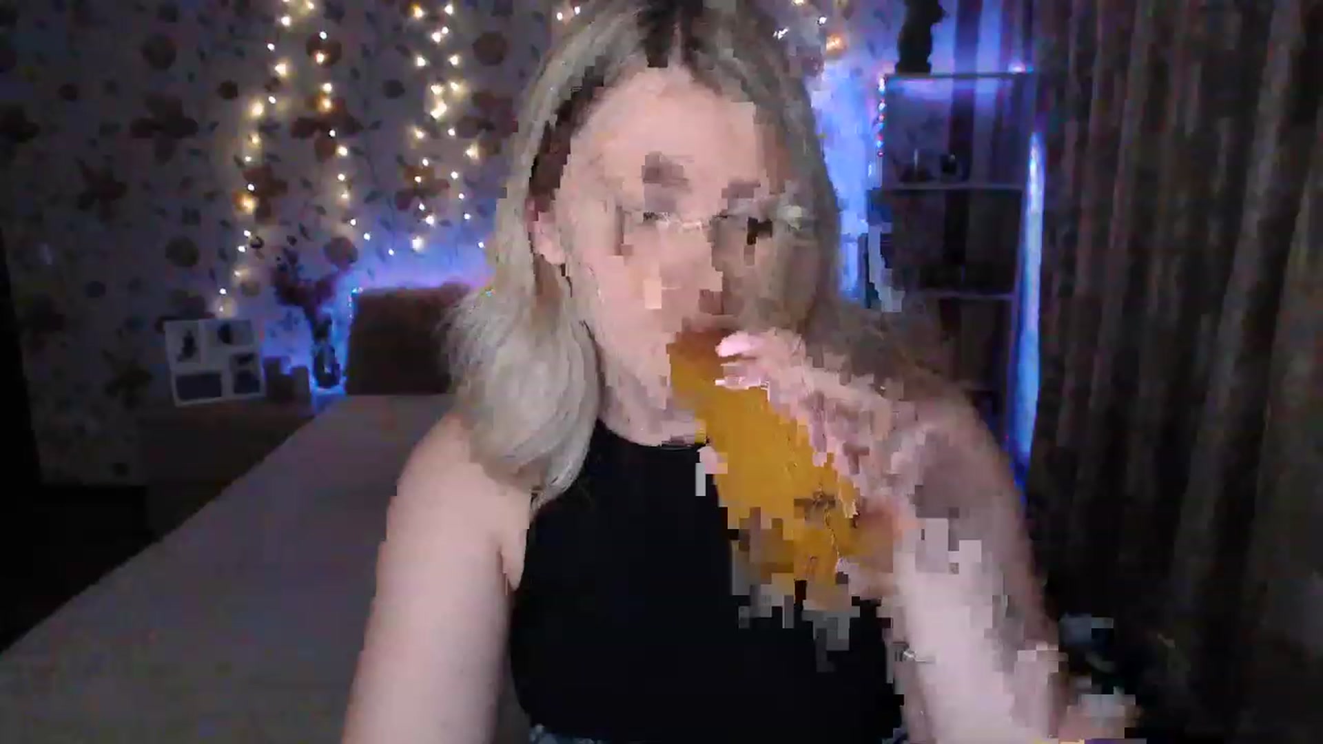 Gallery image thumbnail from Nice_Ass007's myfreecams stream on, 06/15/2023, 19:46 image 16 of 20