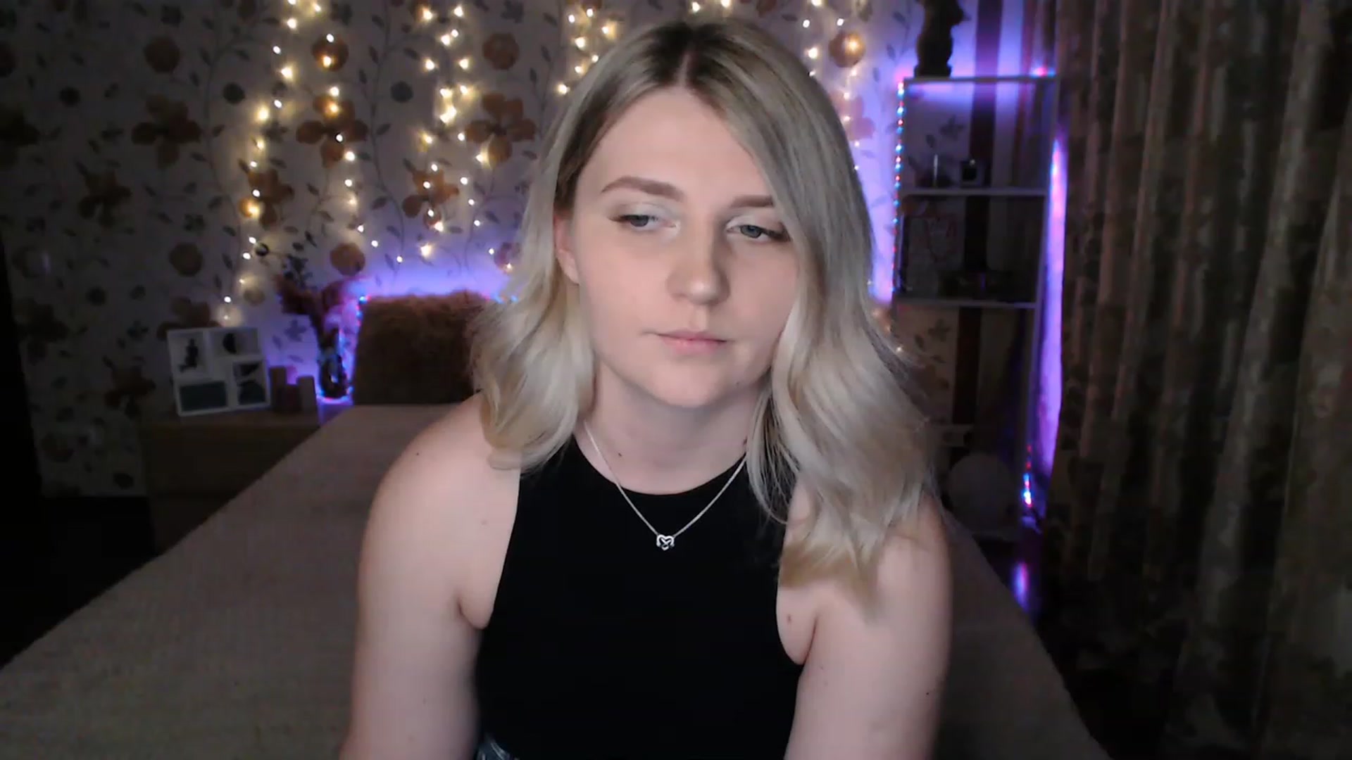 Gallery image thumbnail from Nice_Ass007's myfreecams stream on, 06/15/2023, 20:40 image 17 of 20