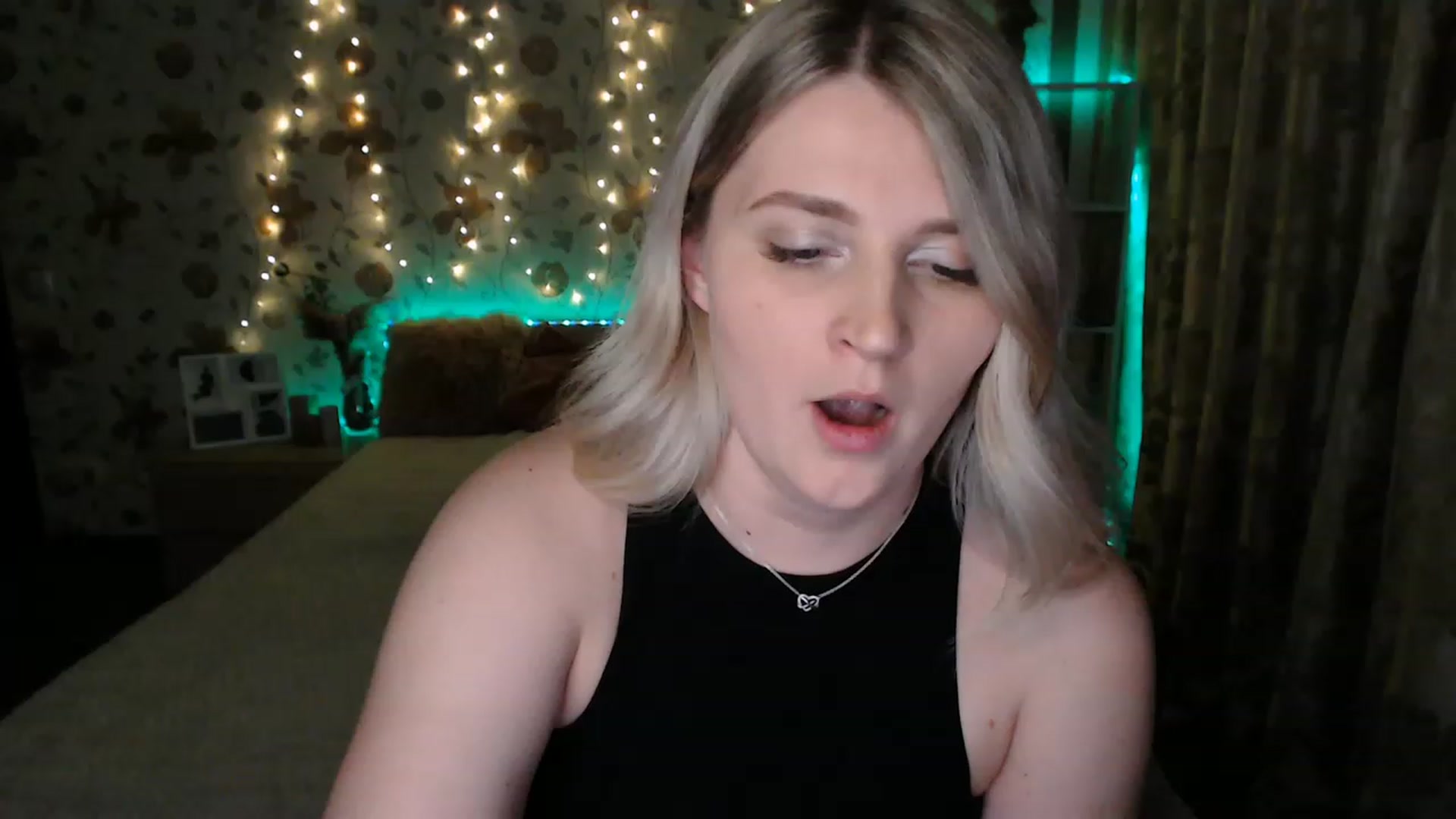 Gallery image thumbnail from Nice_Ass007's myfreecams stream on, 06/15/2023, 23:15 image 15 of 20