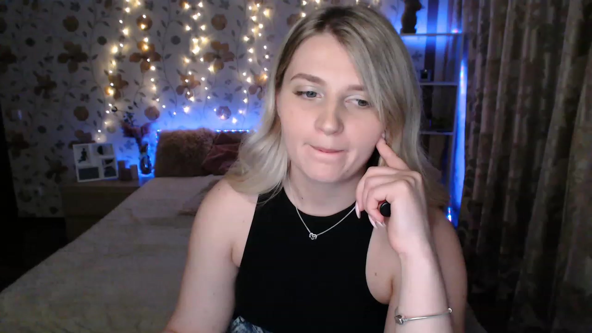 Gallery image thumbnail from Nice_Ass007's myfreecams stream on, 06/16/2023, 01:28 image 10 of 20