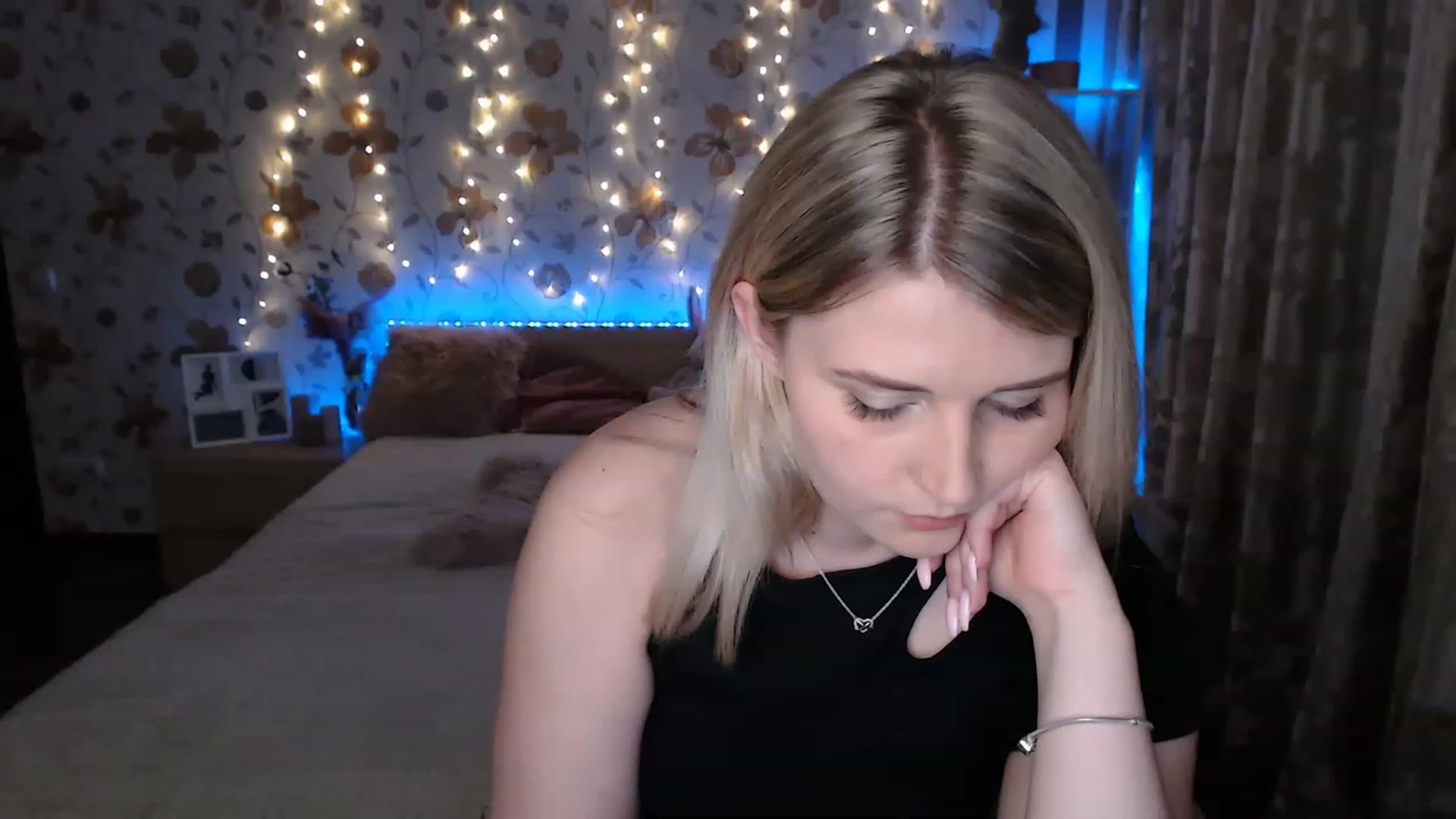 Gallery image thumbnail from Nice_Ass007's myfreecams stream on, 06/17/2023, 24:31 image 1 of 20