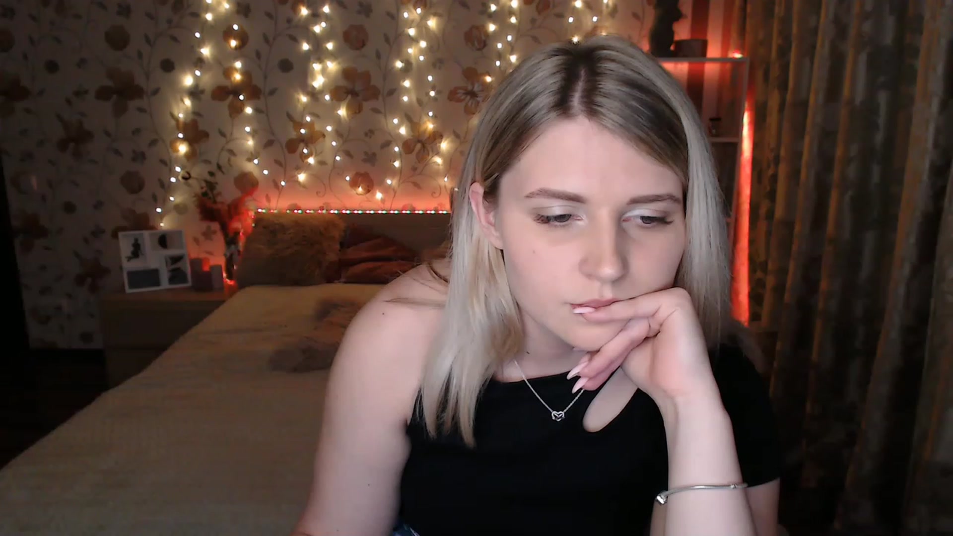 Gallery image thumbnail from Nice_Ass007's myfreecams stream on, 06/17/2023, 24:31 image 2 of 20