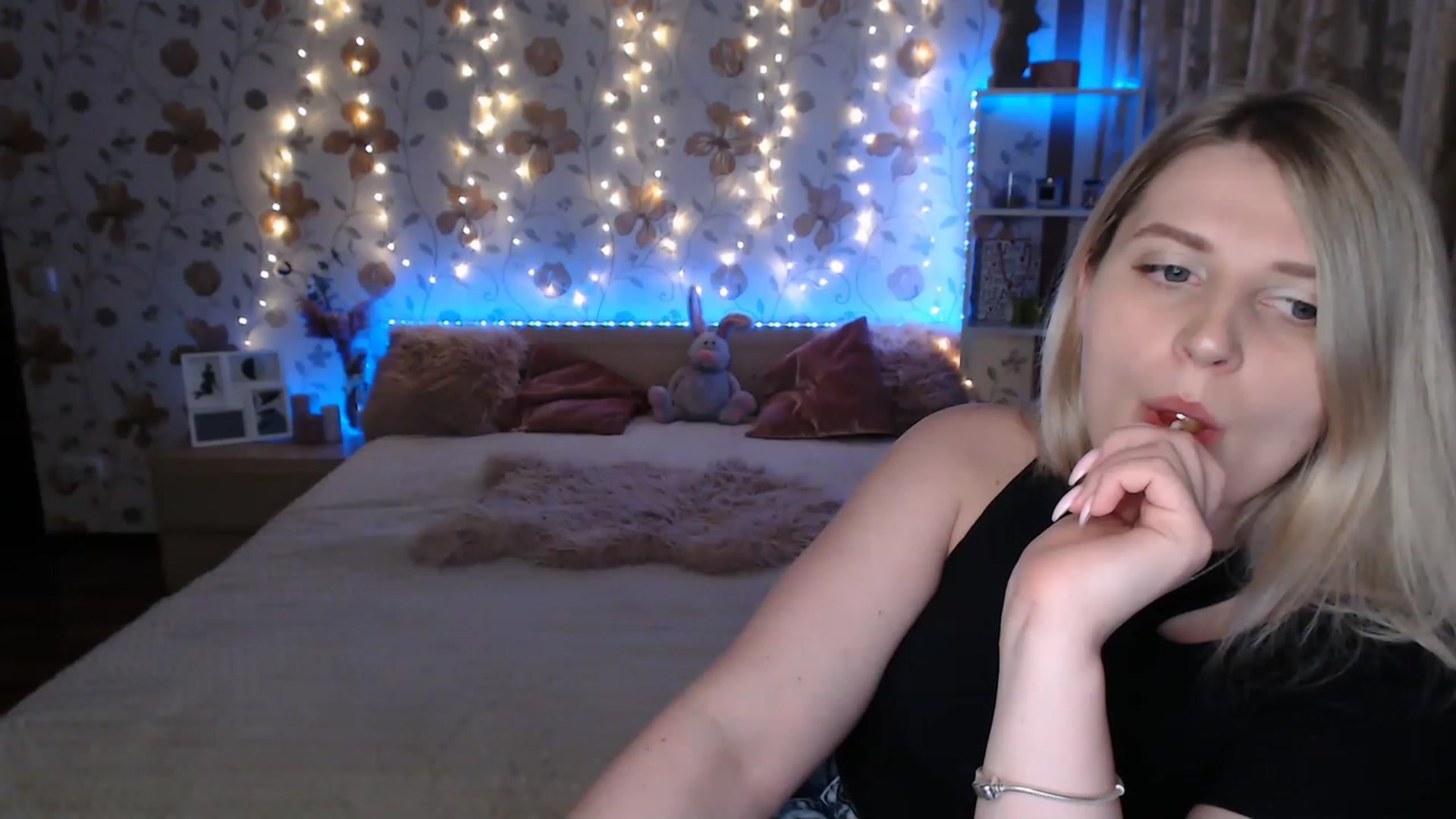 Gallery image thumbnail from Nice_Ass007's myfreecams stream on, 06/17/2023, 01:02 image 19 of 20