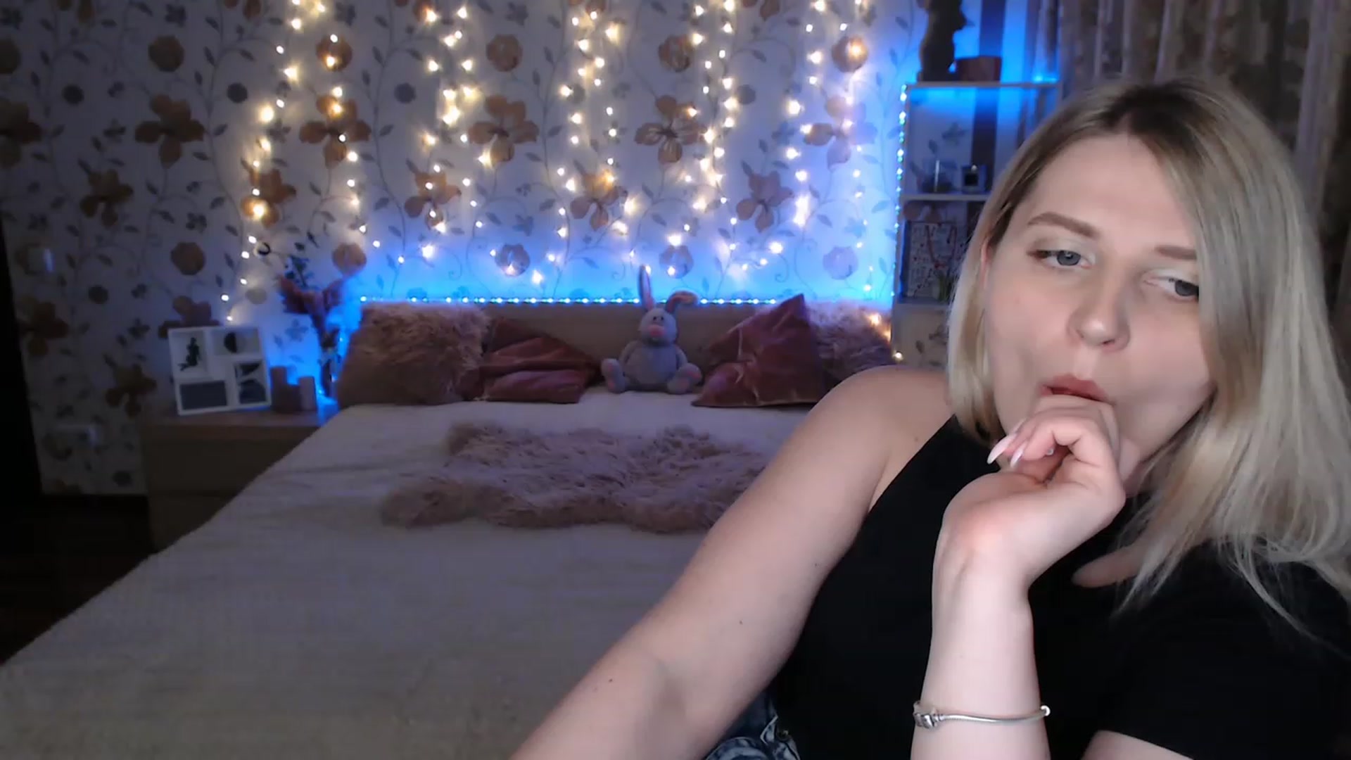 Gallery image thumbnail from Nice_Ass007's myfreecams stream on, 06/17/2023, 01:02 image 11 of 20