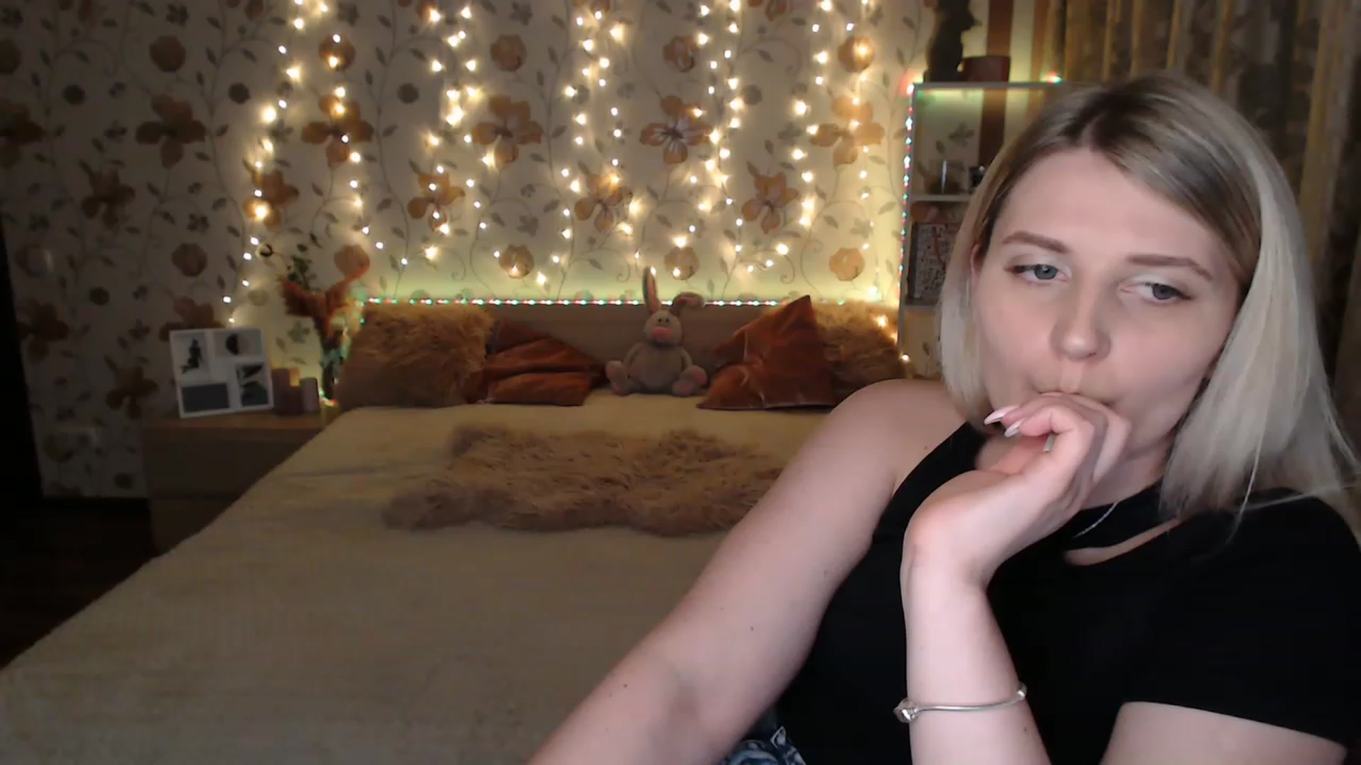 Gallery image thumbnail from Nice_Ass007's myfreecams stream on, 06/17/2023, 02:02 image 3 of 20