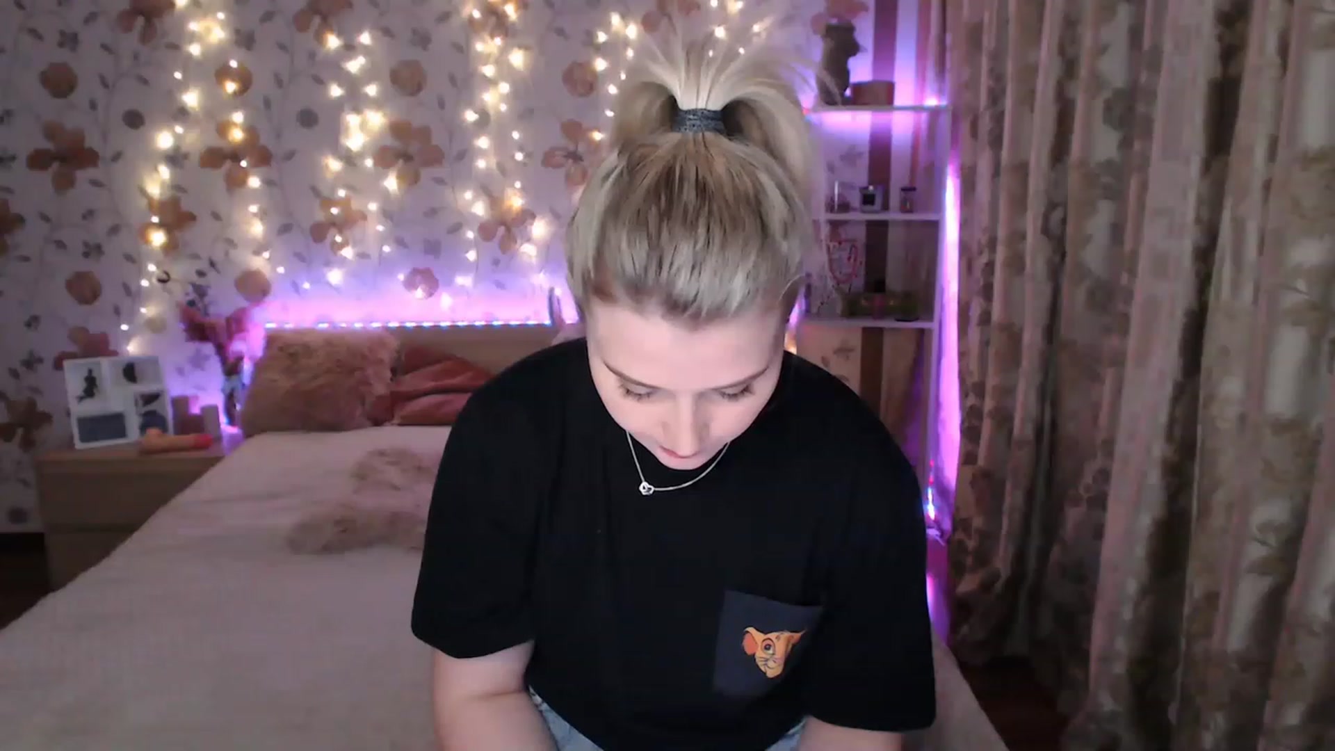 Gallery image thumbnail from Nice_Ass007's myfreecams stream on, 06/17/2023, 23:48 image 15 of 20