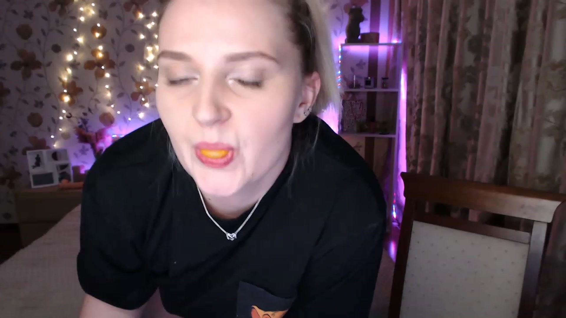 Gallery image thumbnail from Nice_Ass007's myfreecams stream on, 06/17/2023, 23:48 image 4 of 20