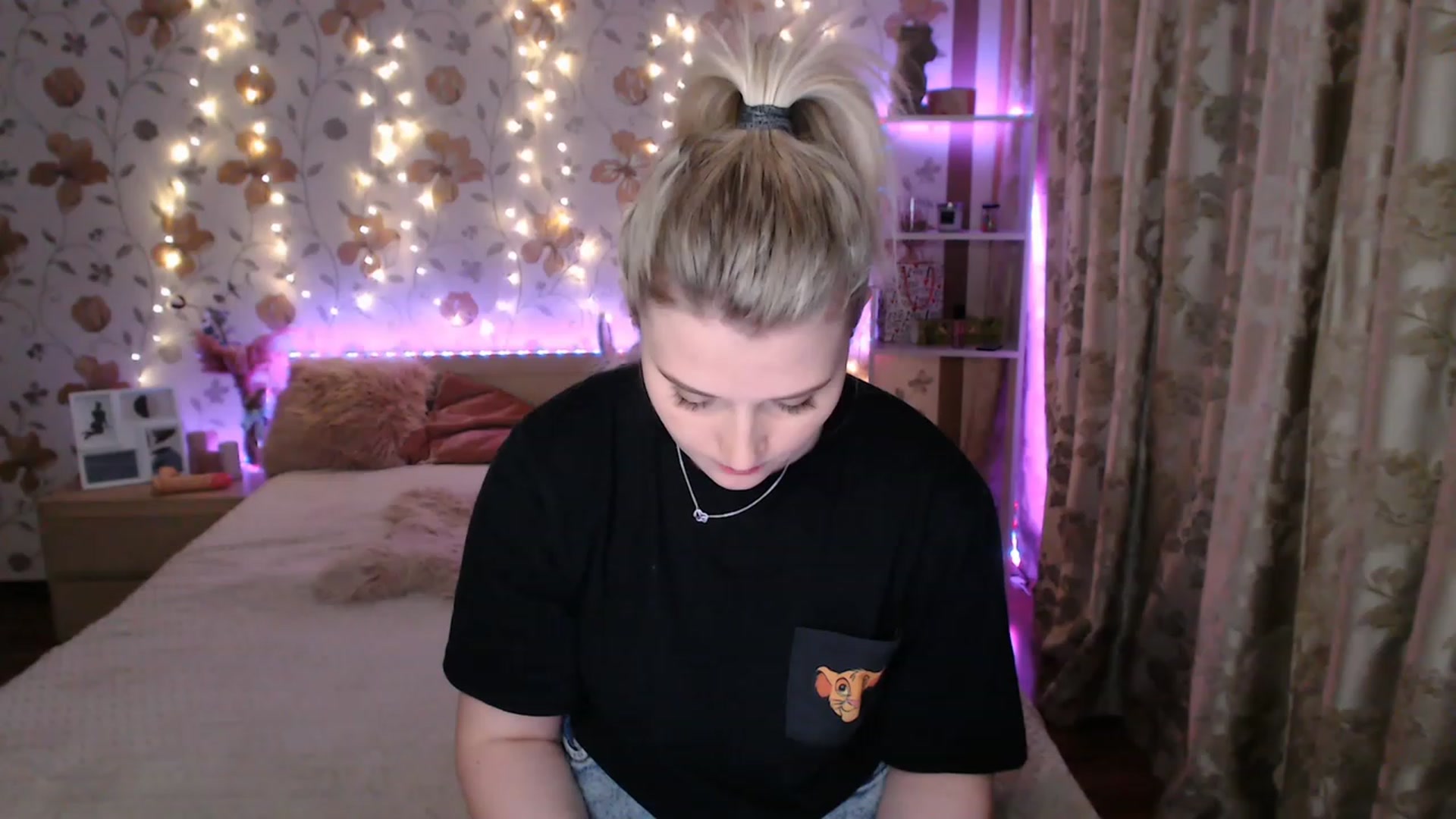 Gallery image thumbnail from Nice_Ass007's myfreecams stream on, 06/17/2023, 23:48 image 17 of 20