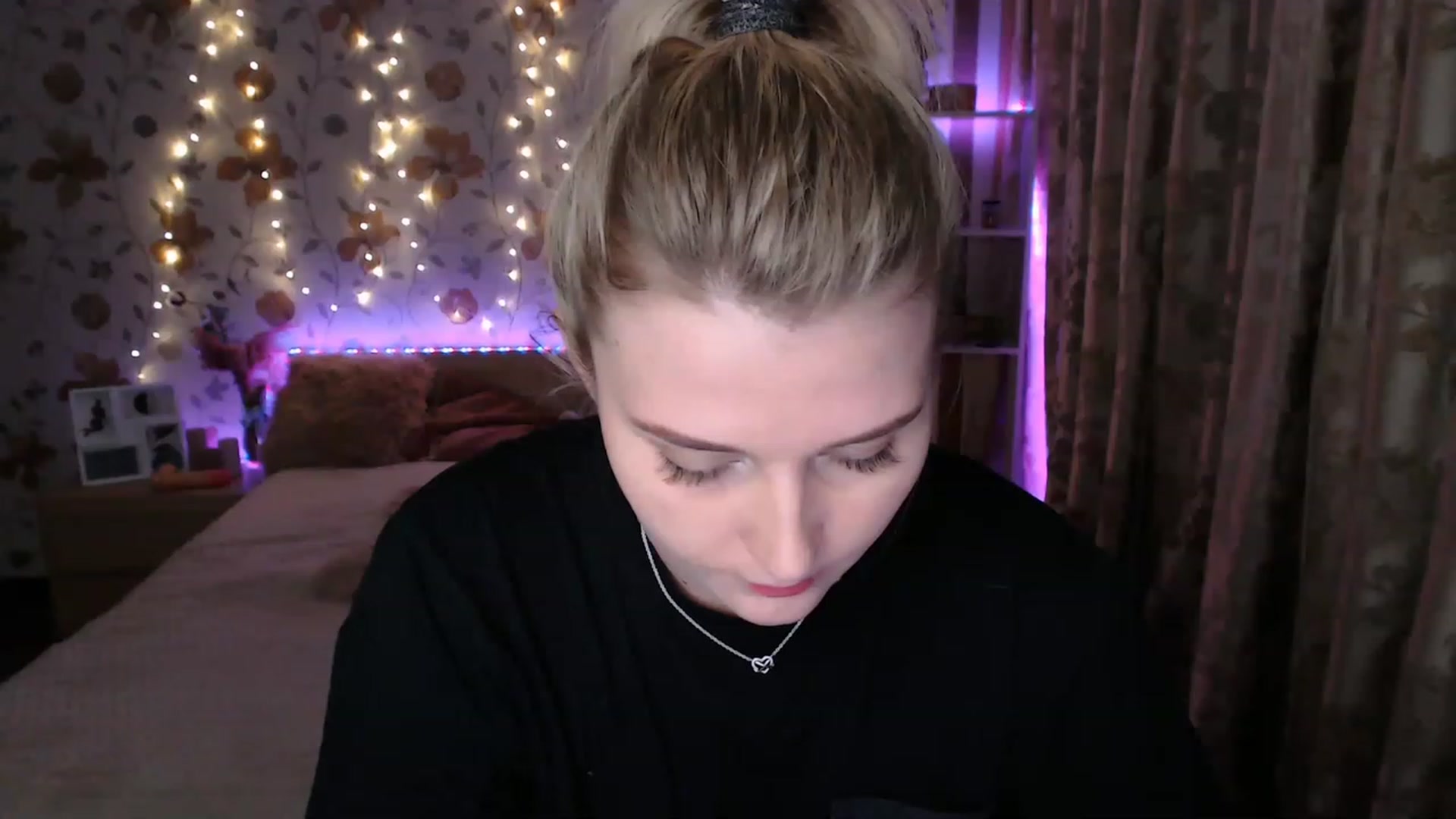 Gallery image thumbnail from Nice_Ass007's myfreecams stream on, 06/18/2023, 01:13 image 14 of 20