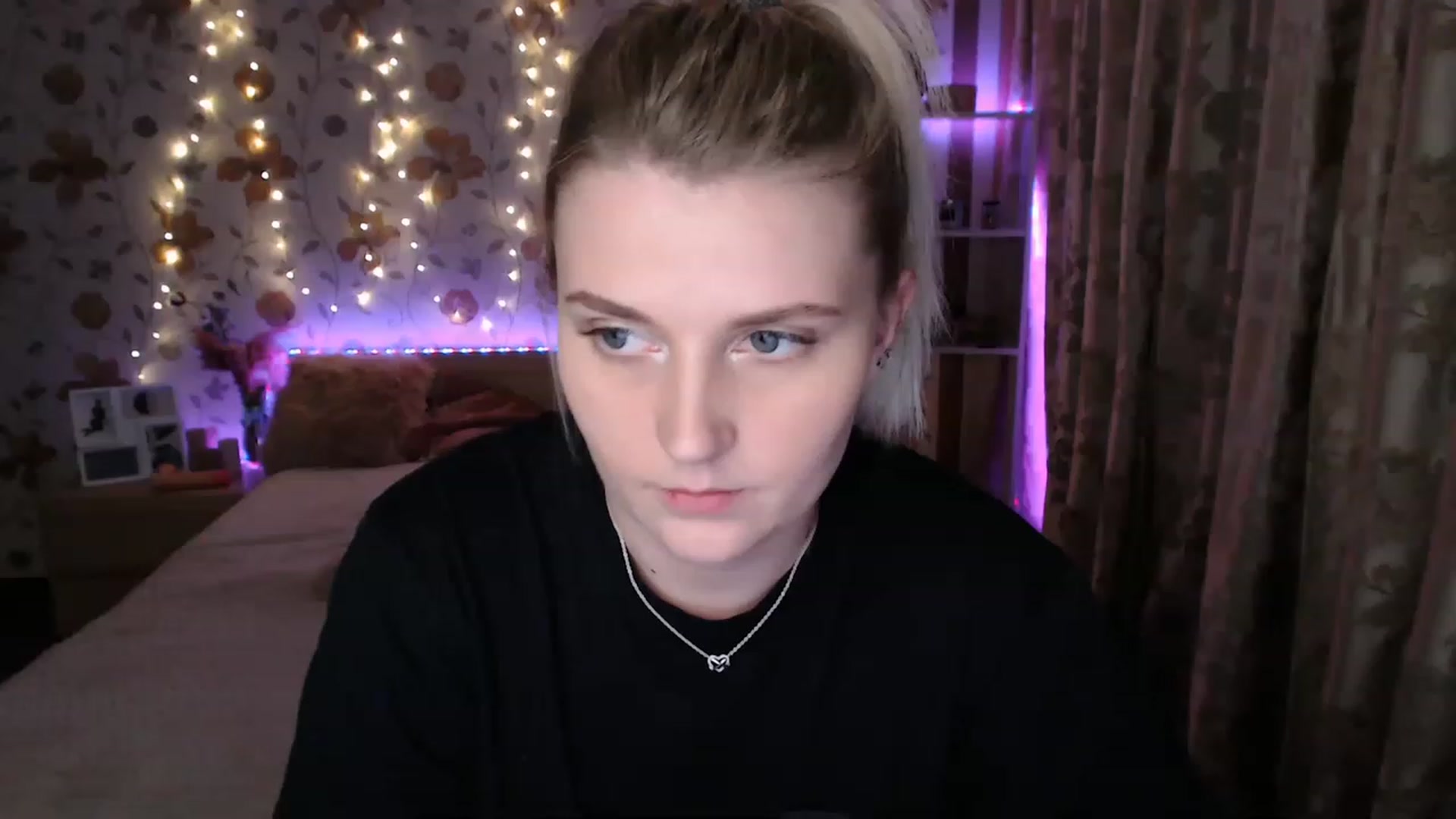 Gallery image thumbnail from Nice_Ass007's myfreecams stream on, 06/18/2023, 01:13 image 16 of 20