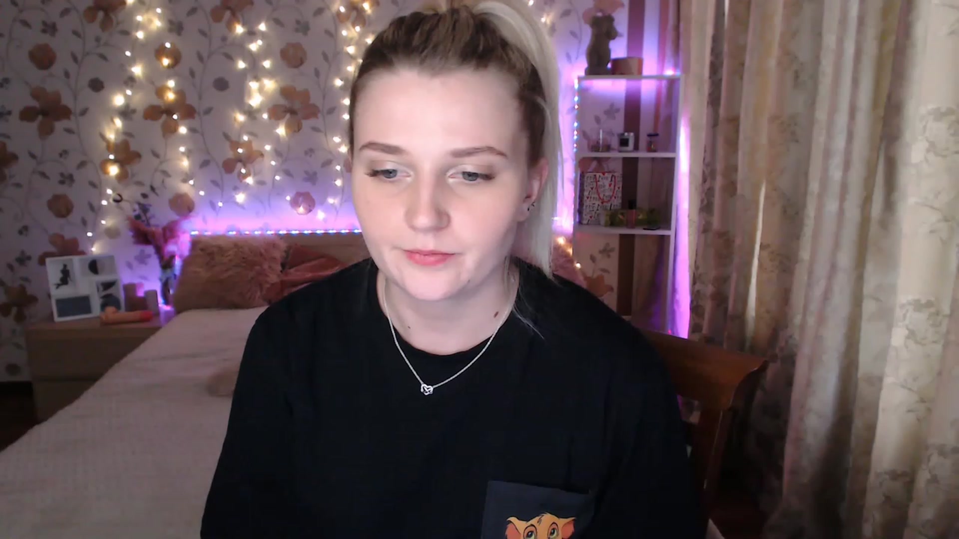 Gallery image thumbnail from Nice_Ass007's myfreecams stream on, 06/18/2023, 03:56 image 2 of 20