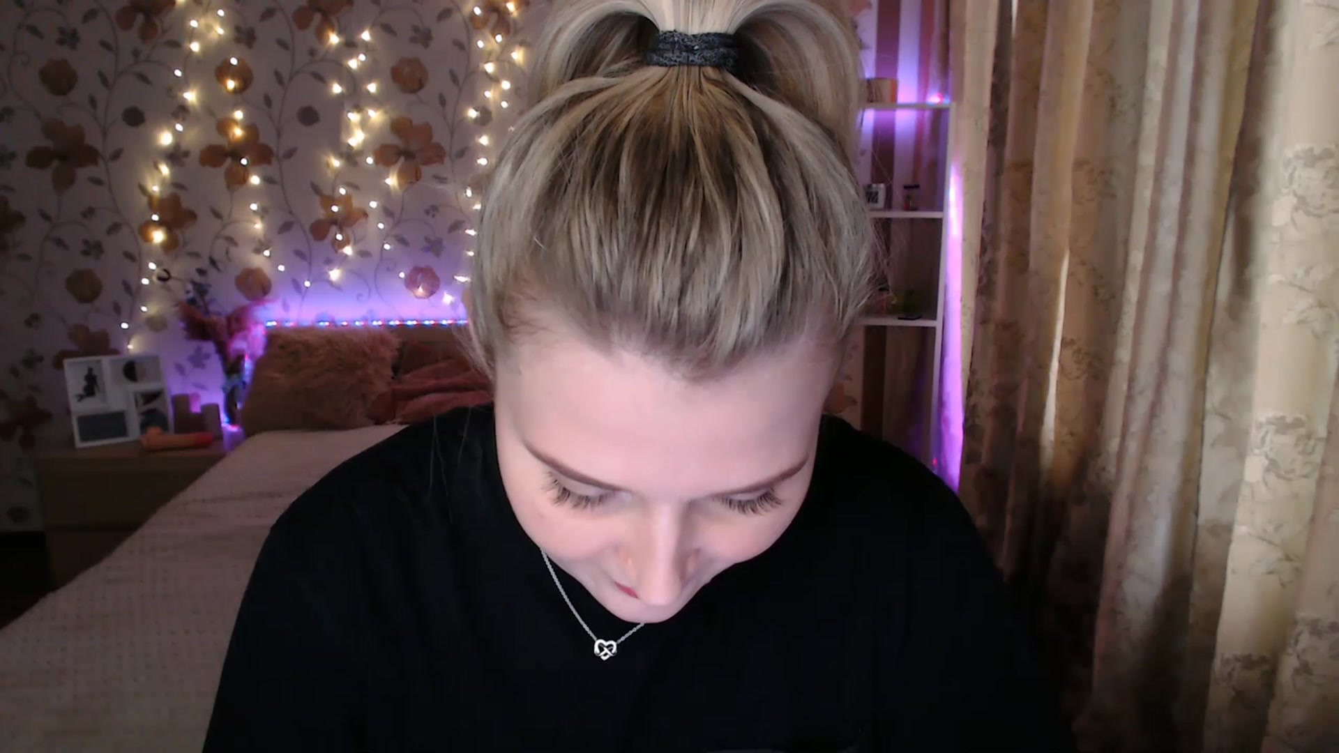 Gallery image thumbnail from Nice_Ass007's myfreecams stream on, 06/18/2023, 03:56 image 12 of 20