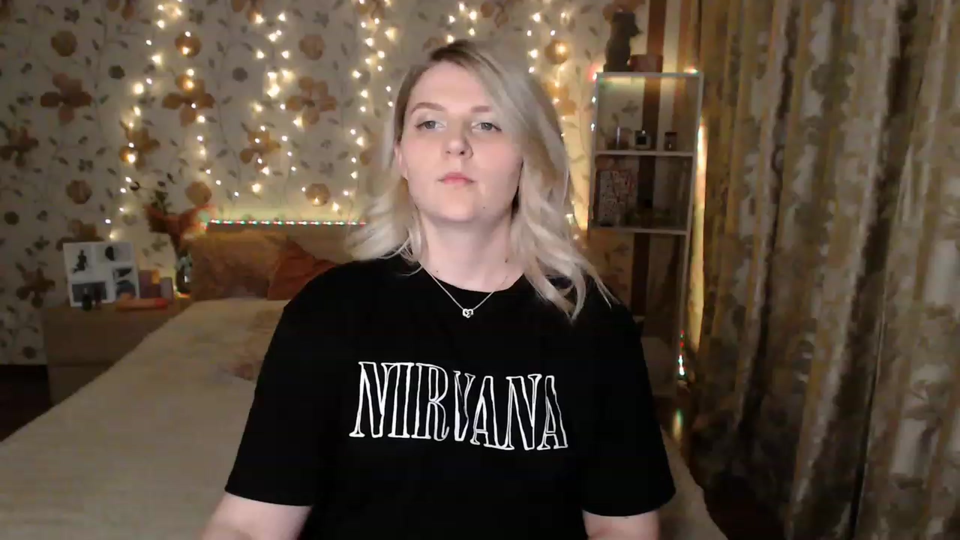 Gallery image thumbnail from Nice_Ass007's myfreecams stream on, 06/20/2023, 20:27 image 15 of 20