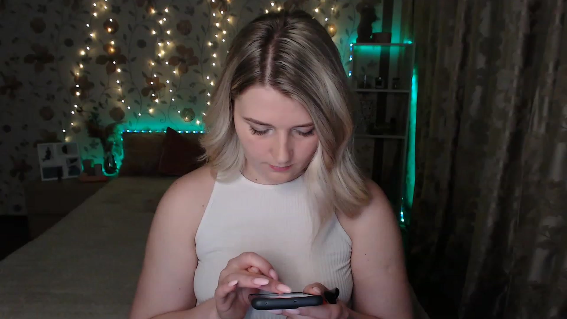 Gallery image thumbnail from Nice_Ass007's myfreecams stream on, 06/21/2023, 20:30 image 16 of 20
