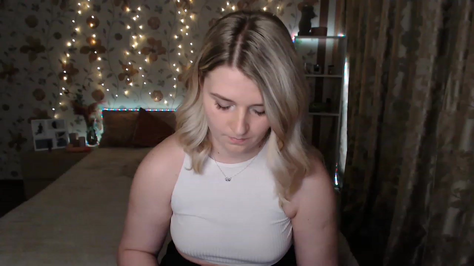 Gallery image thumbnail from Nice_Ass007's myfreecams stream on, 06/21/2023, 22:04 image 7 of 20