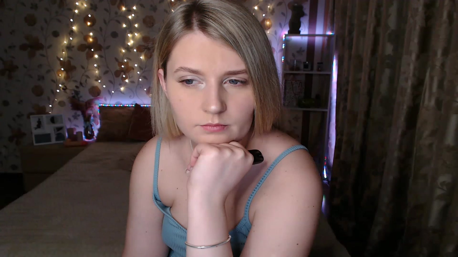 Gallery image thumbnail from Nice_Ass007's myfreecams stream on, 06/22/2023, 21:15 image 6 of 20