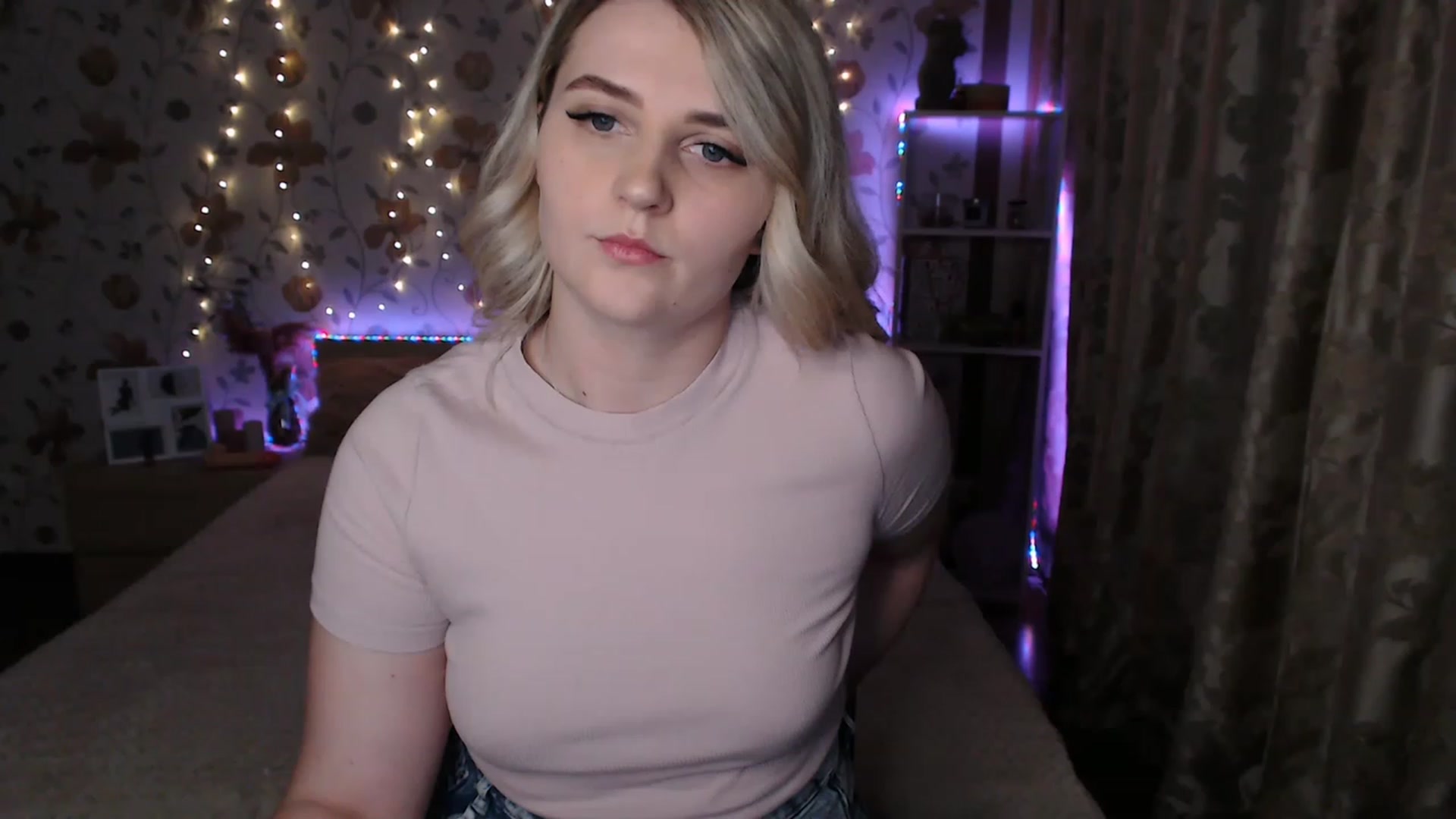Gallery image thumbnail from Nice_Ass007's myfreecams stream on, 06/24/2023, 19:37 image 6 of 20