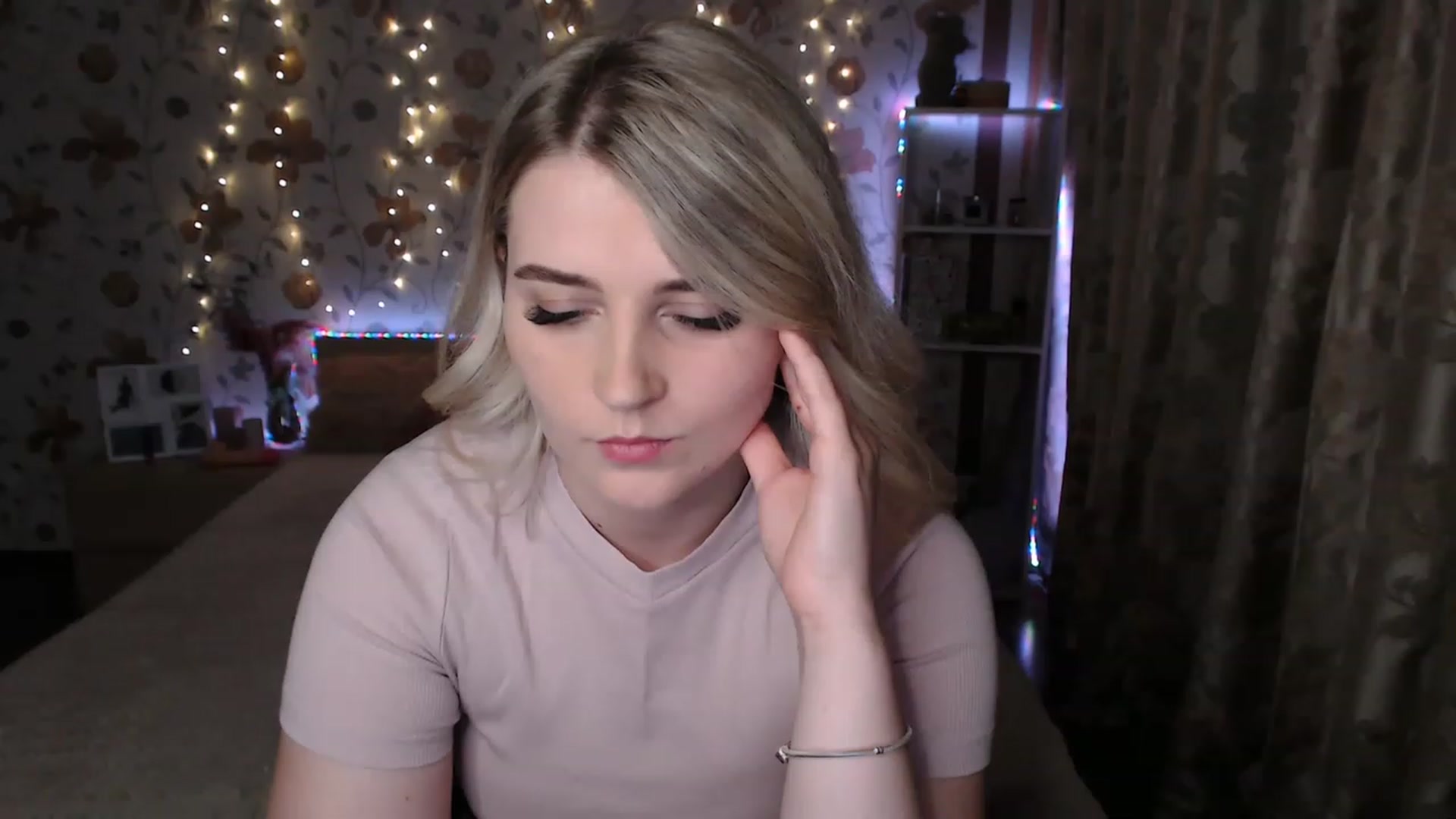 Gallery image thumbnail from Nice_Ass007's myfreecams stream on, 06/24/2023, 19:37 image 10 of 20