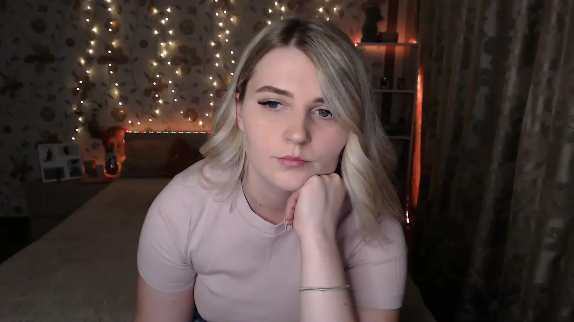 Gallery image thumbnail from Nice_Ass007's myfreecams stream on, 06/24/2023, 19:37 image 14 of 20