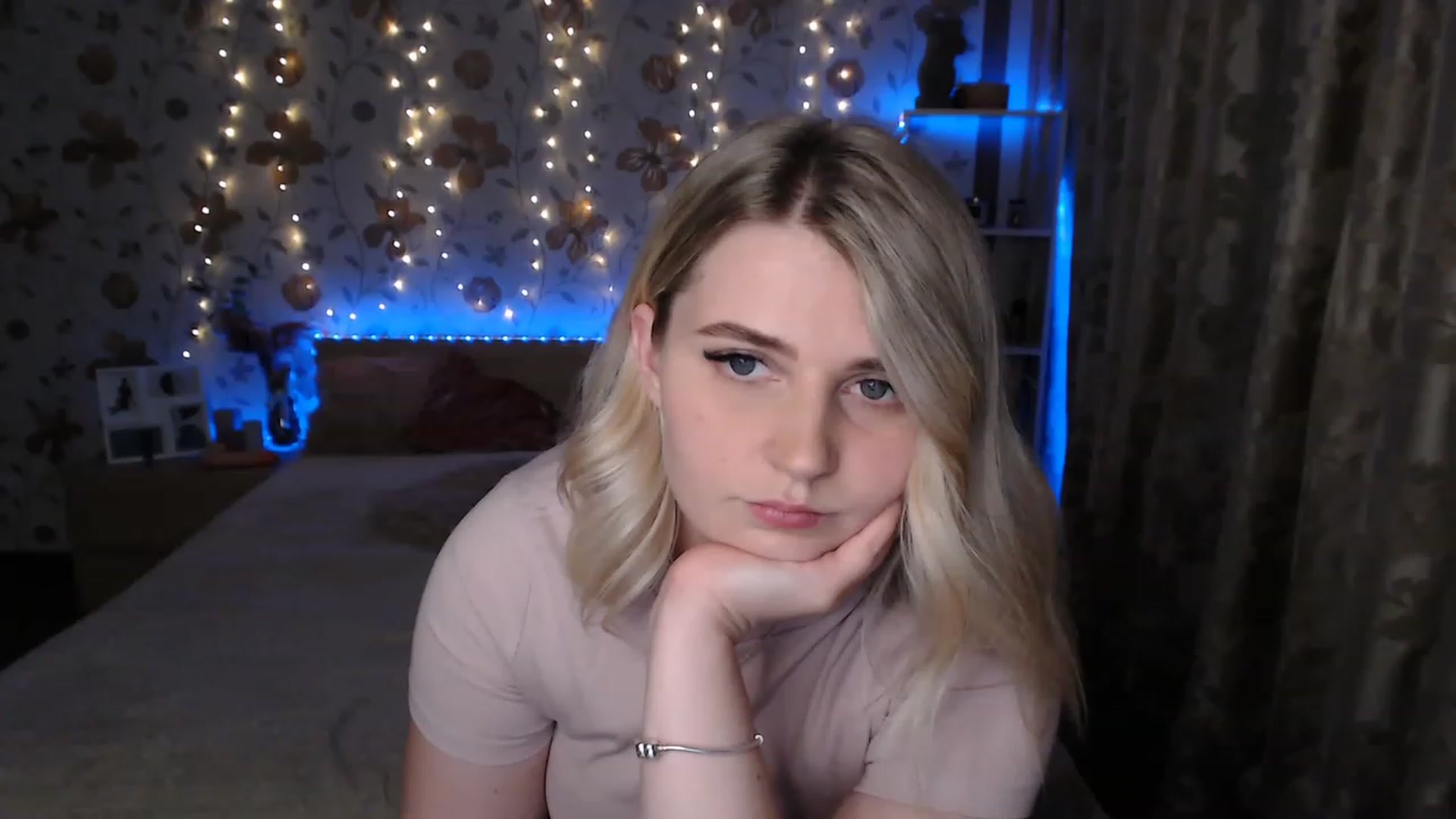 Gallery image thumbnail from Nice_Ass007's myfreecams stream on, 06/24/2023, 20:54 image 6 of 20