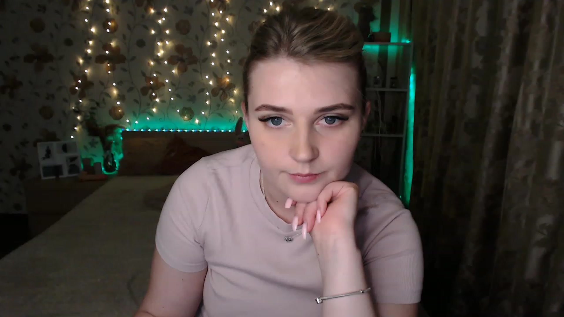 Gallery image thumbnail from Nice_Ass007's myfreecams stream on, 06/24/2023, 21:42 image 14 of 20