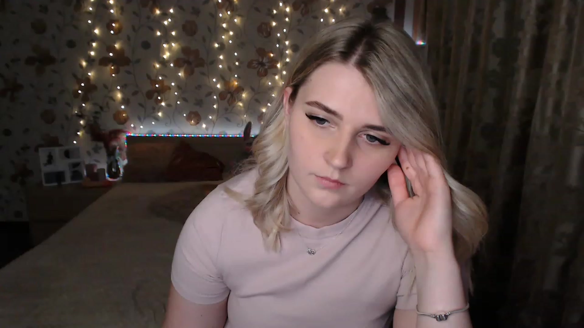 Gallery image thumbnail from Nice_Ass007's myfreecams stream on, 06/24/2023, 21:42 image 9 of 20