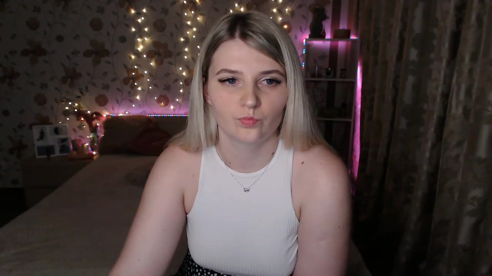 Gallery image thumbnail from Nice_Ass007's myfreecams stream on, 06/27/2023, 23:39 image 18 of 20