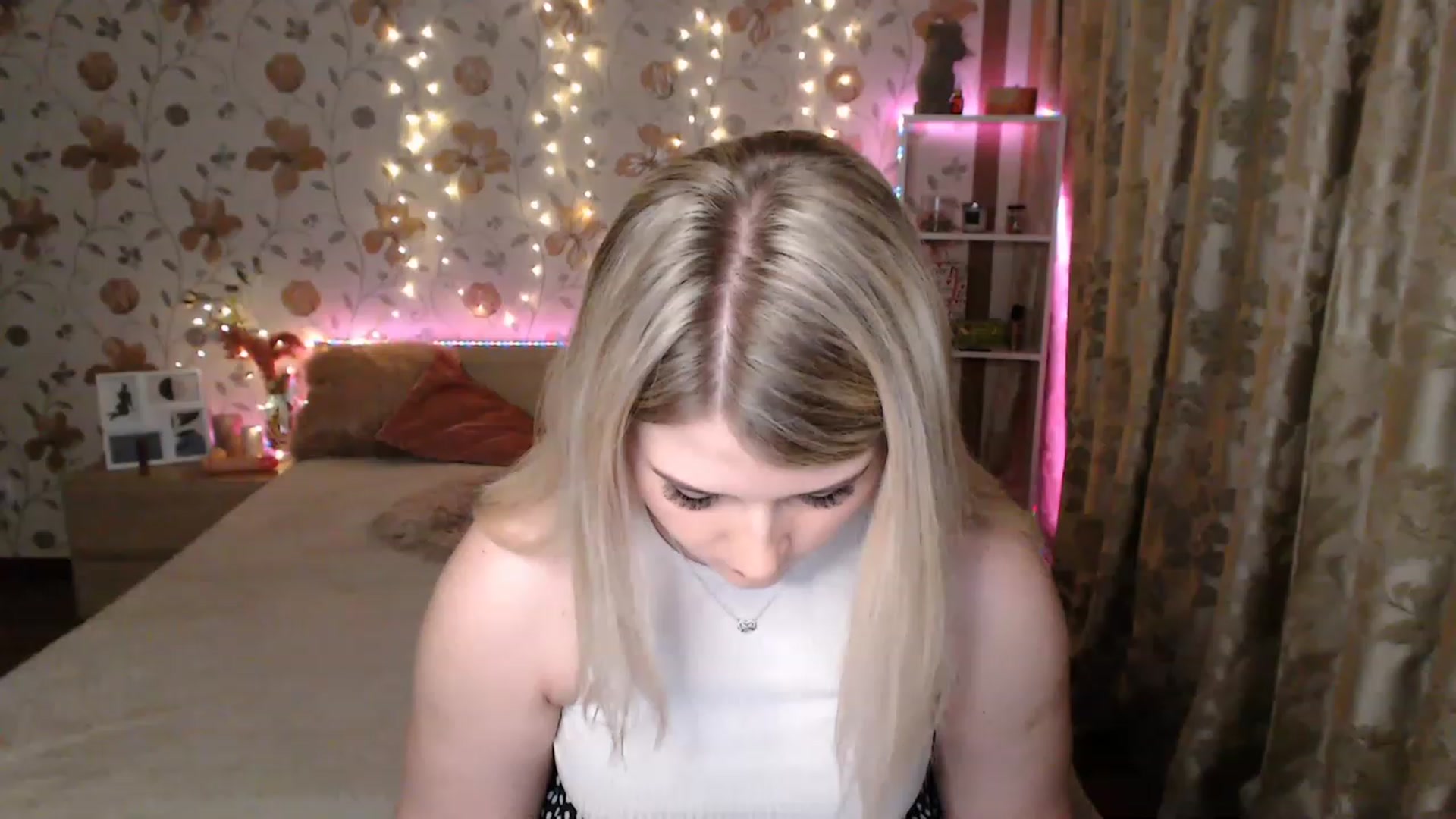 Gallery image thumbnail from Nice_Ass007's myfreecams stream on, 06/27/2023, 23:39 image 1 of 20