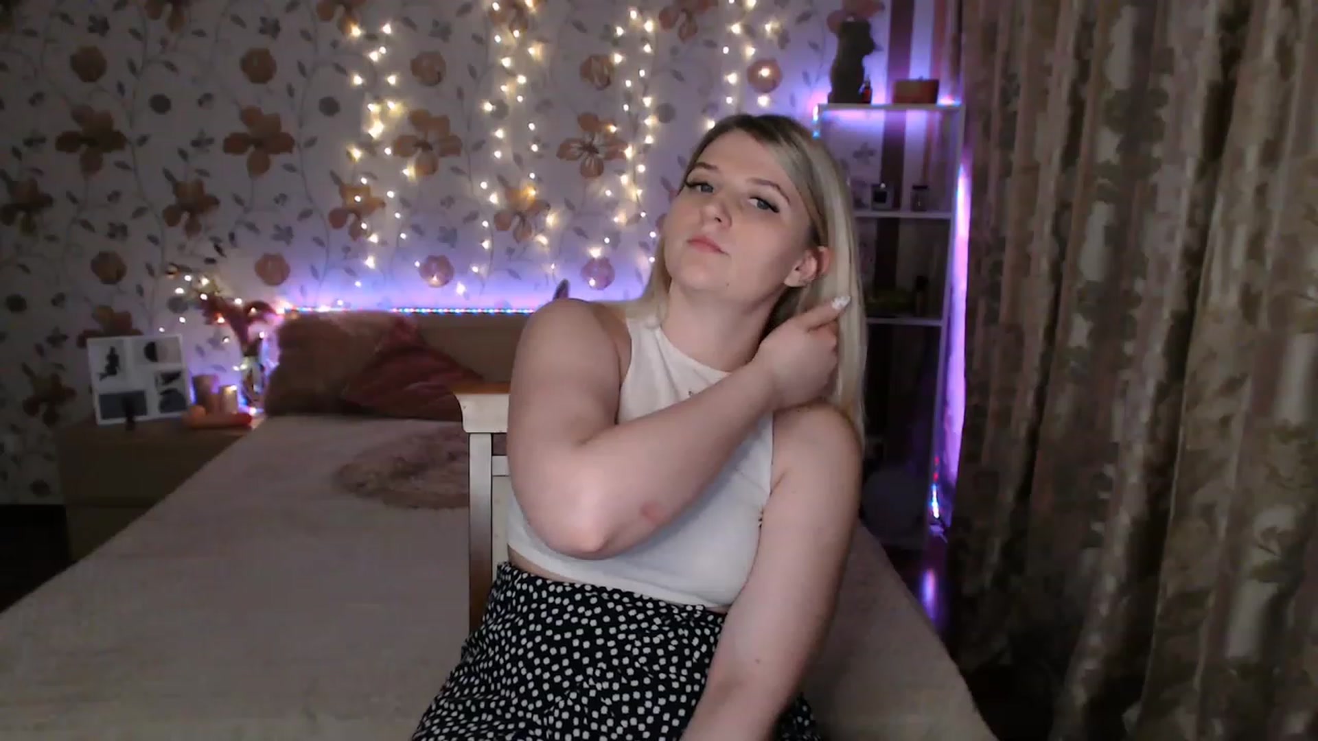 Gallery image thumbnail from Nice_Ass007's myfreecams stream on, 06/28/2023, 01:42 image 18 of 20