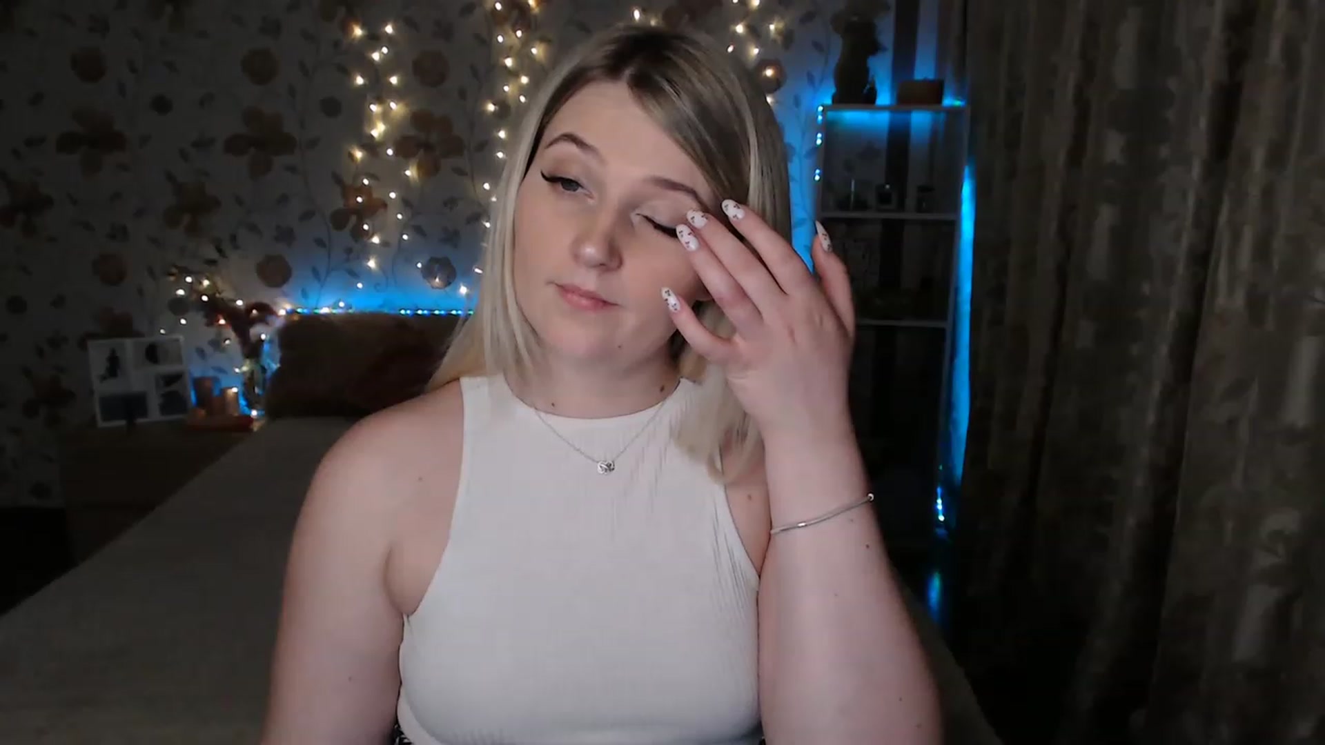 Gallery image thumbnail from Nice_Ass007's myfreecams stream on, 06/28/2023, 02:20 image 13 of 20