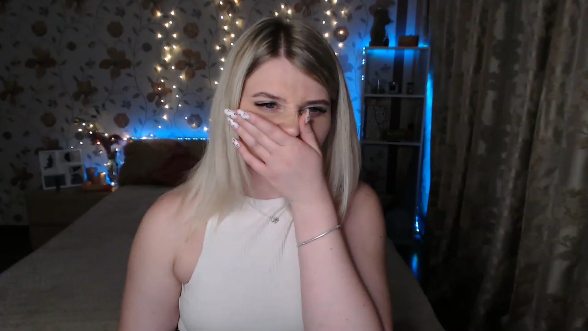 Gallery image thumbnail from Nice_Ass007's myfreecams stream on, 06/28/2023, 02:20 image 16 of 20