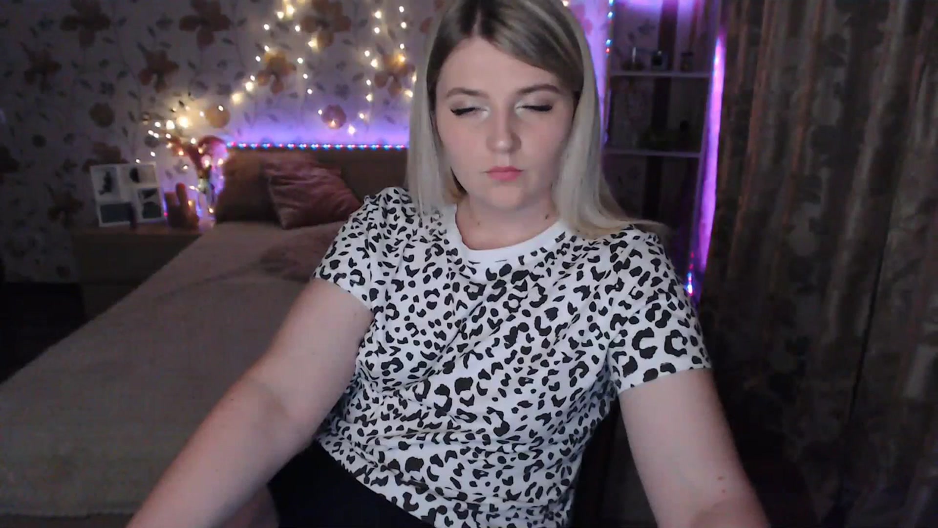 Gallery image thumbnail from Nice_Ass007's myfreecams stream on, 07/04/2023, 21:05 image 14 of 20