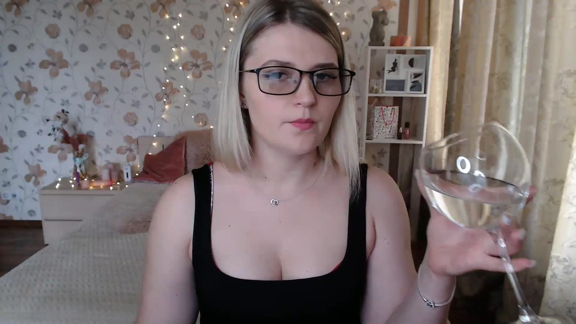 Gallery image thumbnail from Nice_Ass007's myfreecams stream on, 07/15/2023, 10:19 image 5 of 20