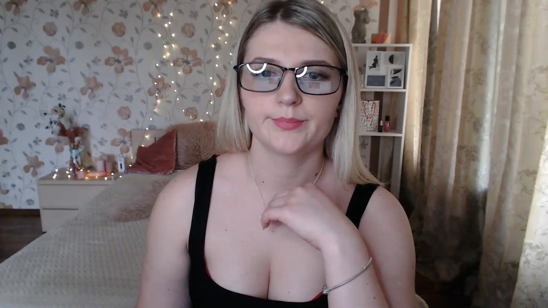 Gallery image thumbnail from Nice_Ass007's myfreecams stream on, 07/15/2023, 10:19 image 7 of 20