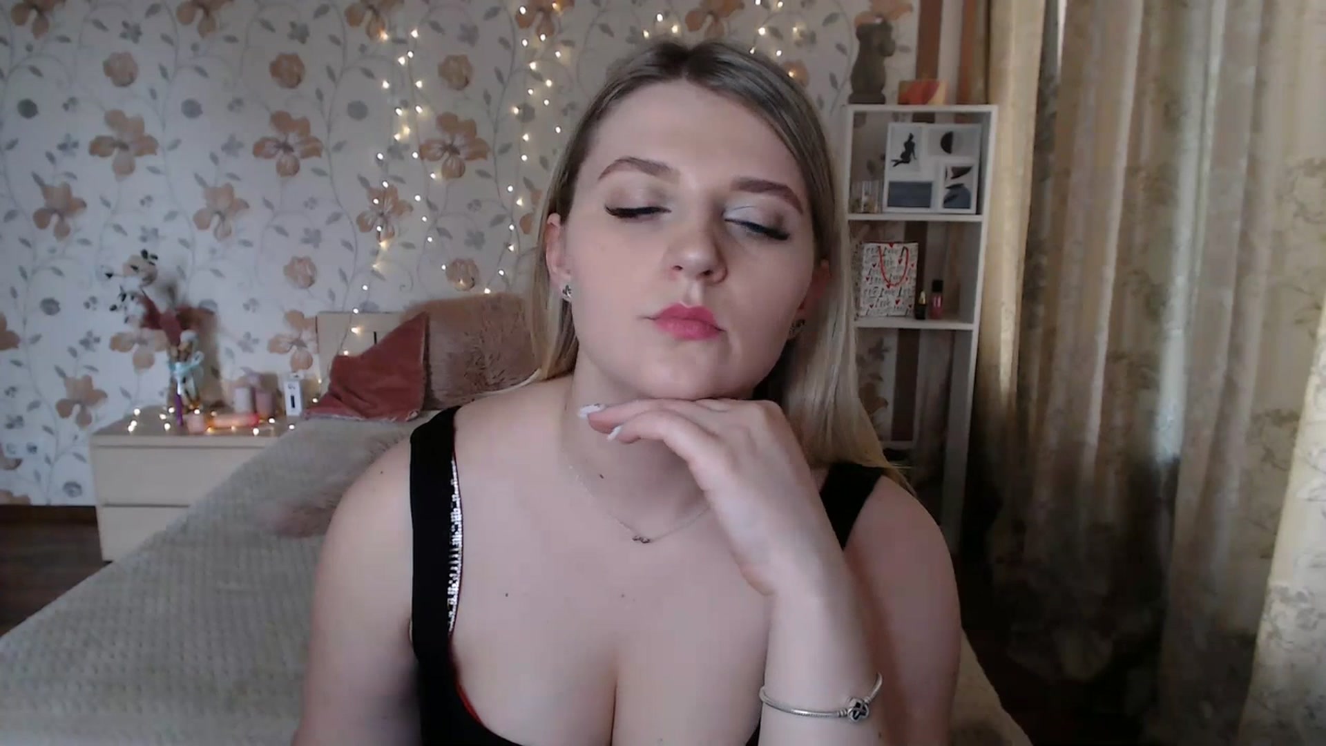 Gallery image thumbnail from Nice_Ass007's myfreecams stream on, 07/15/2023, 12:03 image 9 of 20