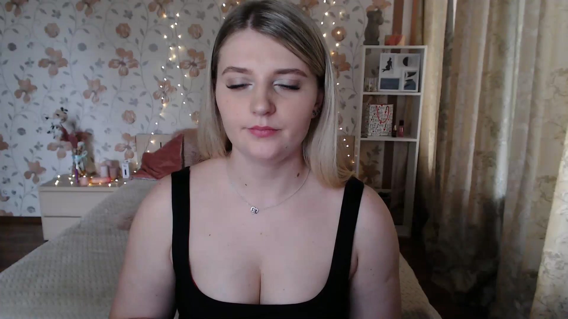 Gallery image thumbnail from Nice_Ass007's myfreecams stream on, 07/15/2023, 12:03 image 3 of 20