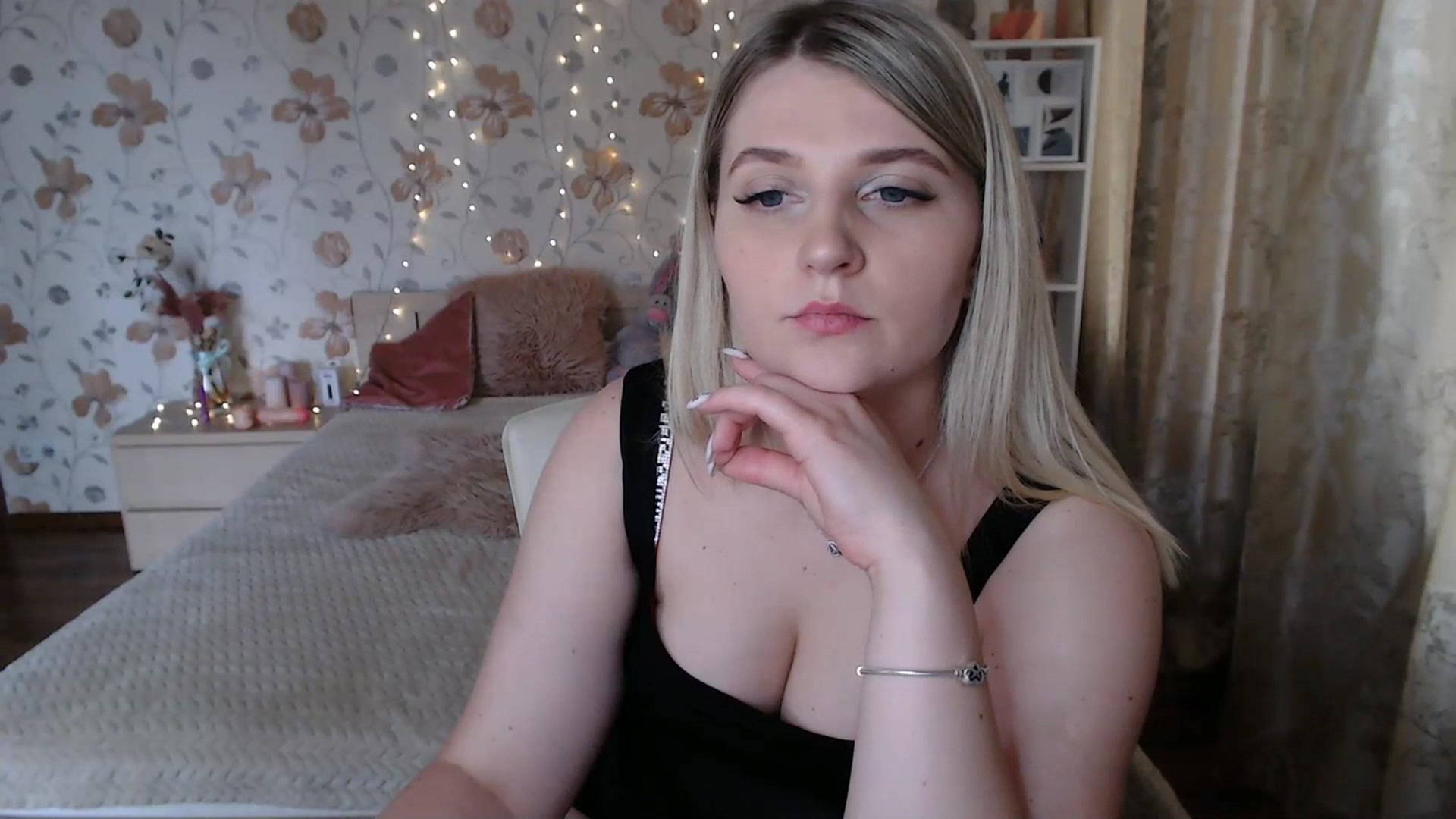 Gallery image thumbnail from Nice_Ass007's myfreecams stream on, 07/15/2023, 13:54 image 6 of 20