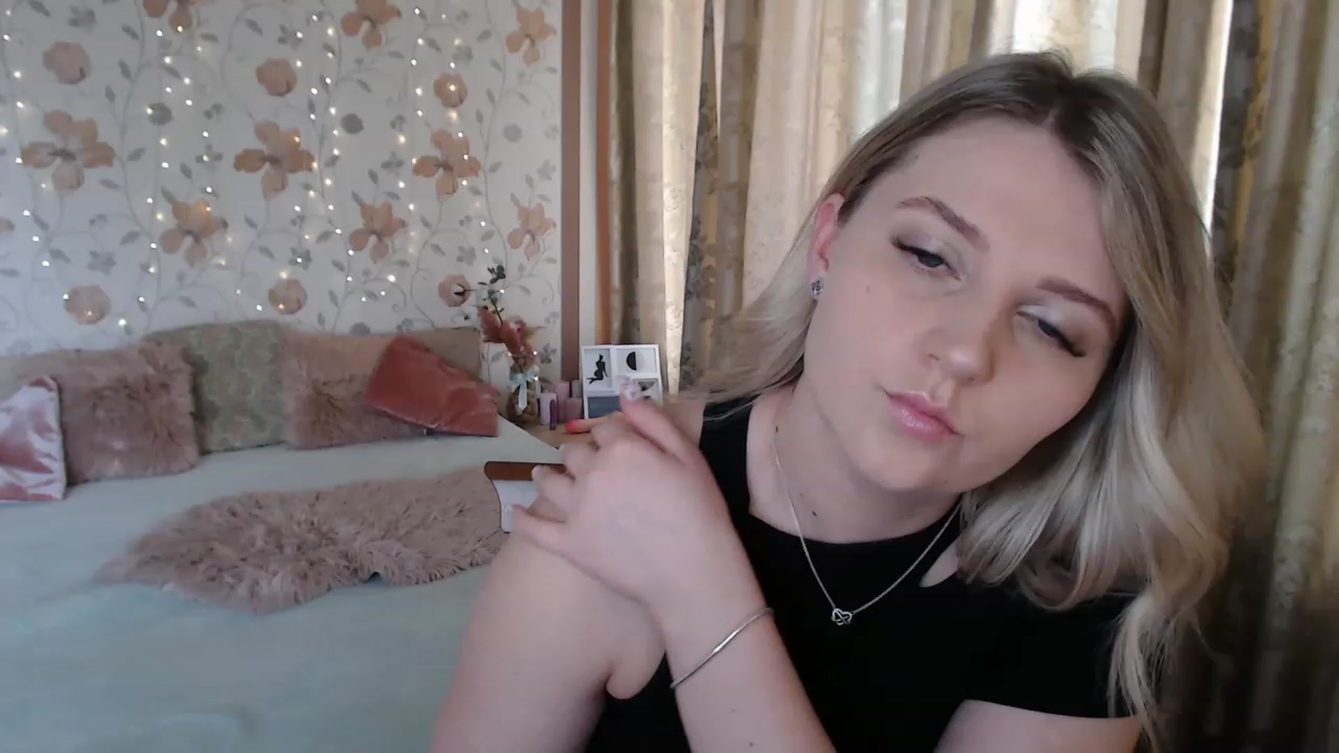 Gallery image thumbnail from Nice_Ass007's myfreecams stream on, 07/18/2023, 10:20 image 15 of 20